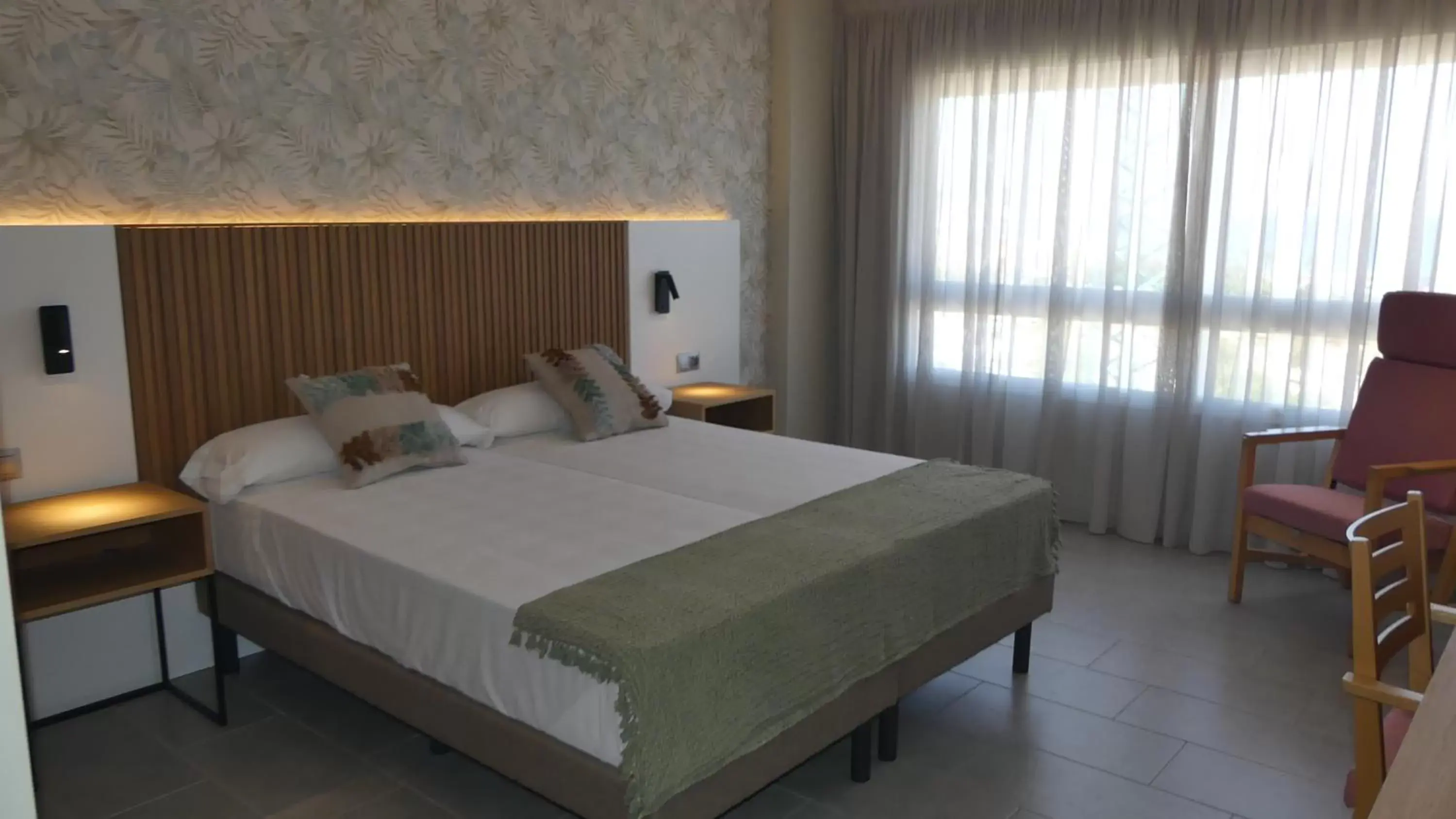 Bedroom, Bed in Hotel Vistamar Wellness by DLV