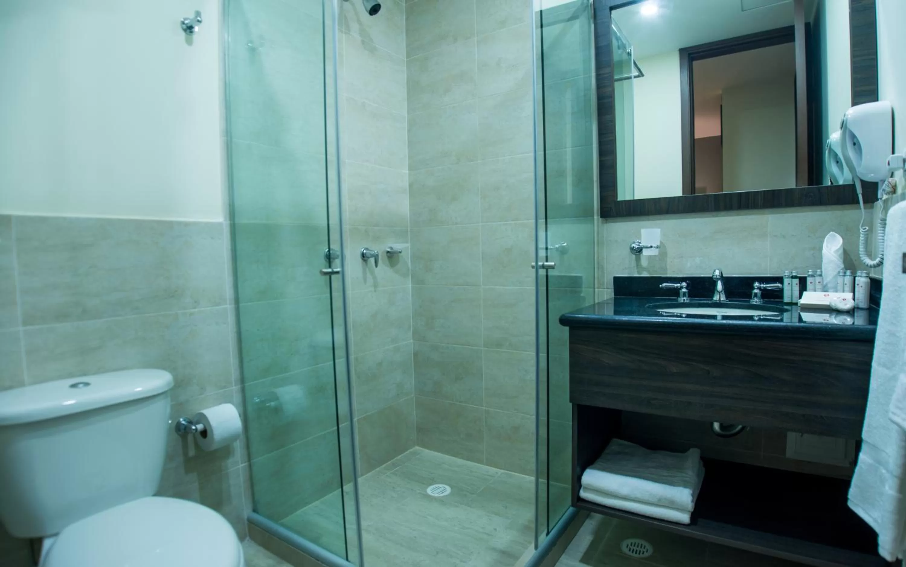 Bathroom in Hotel H R amada Cúcuta