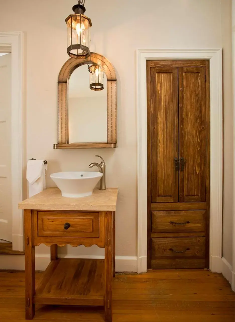 Bathroom in Hotel St Francis