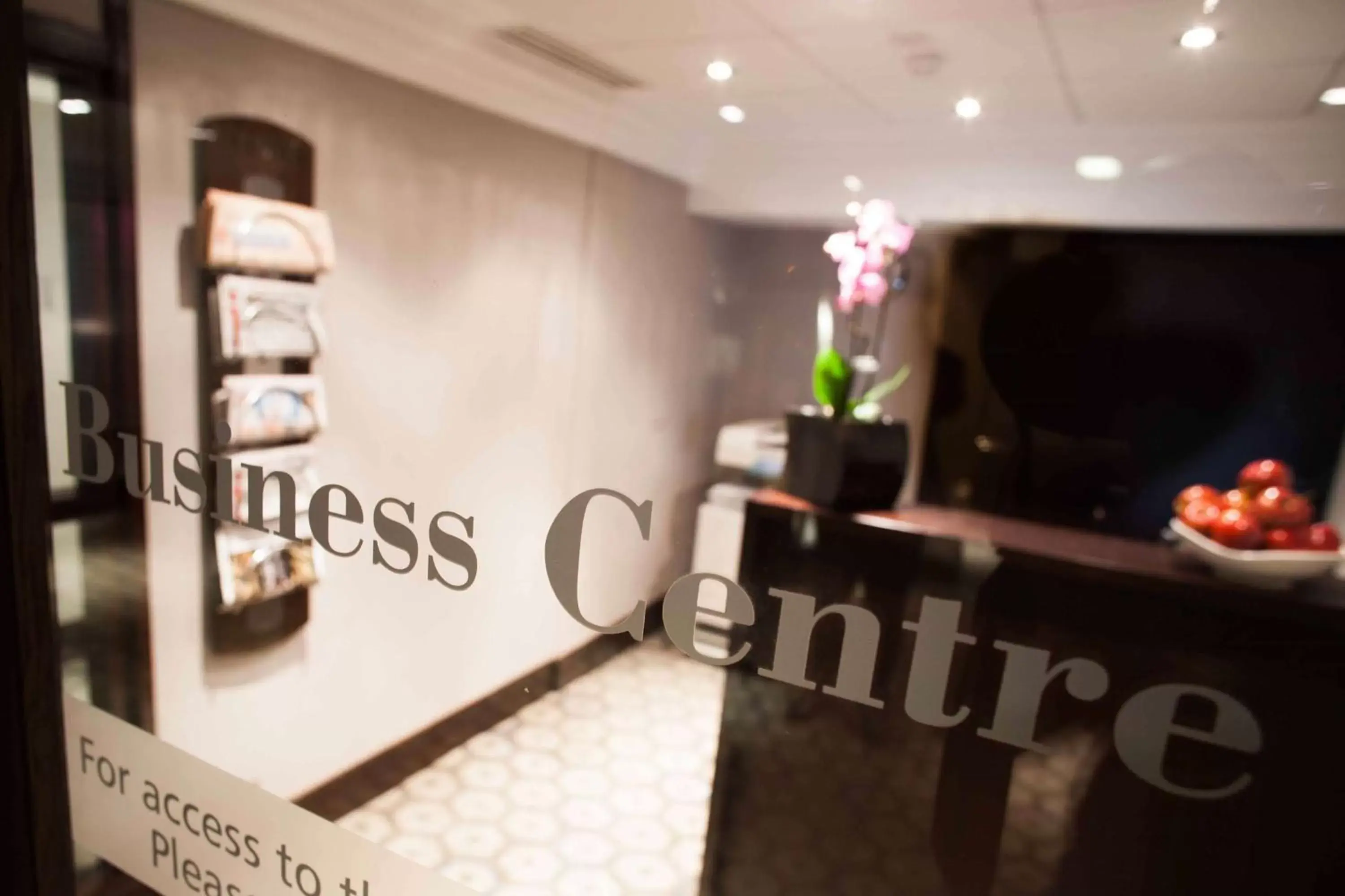 Business facilities, Property Logo/Sign in Hilton London Olympia
