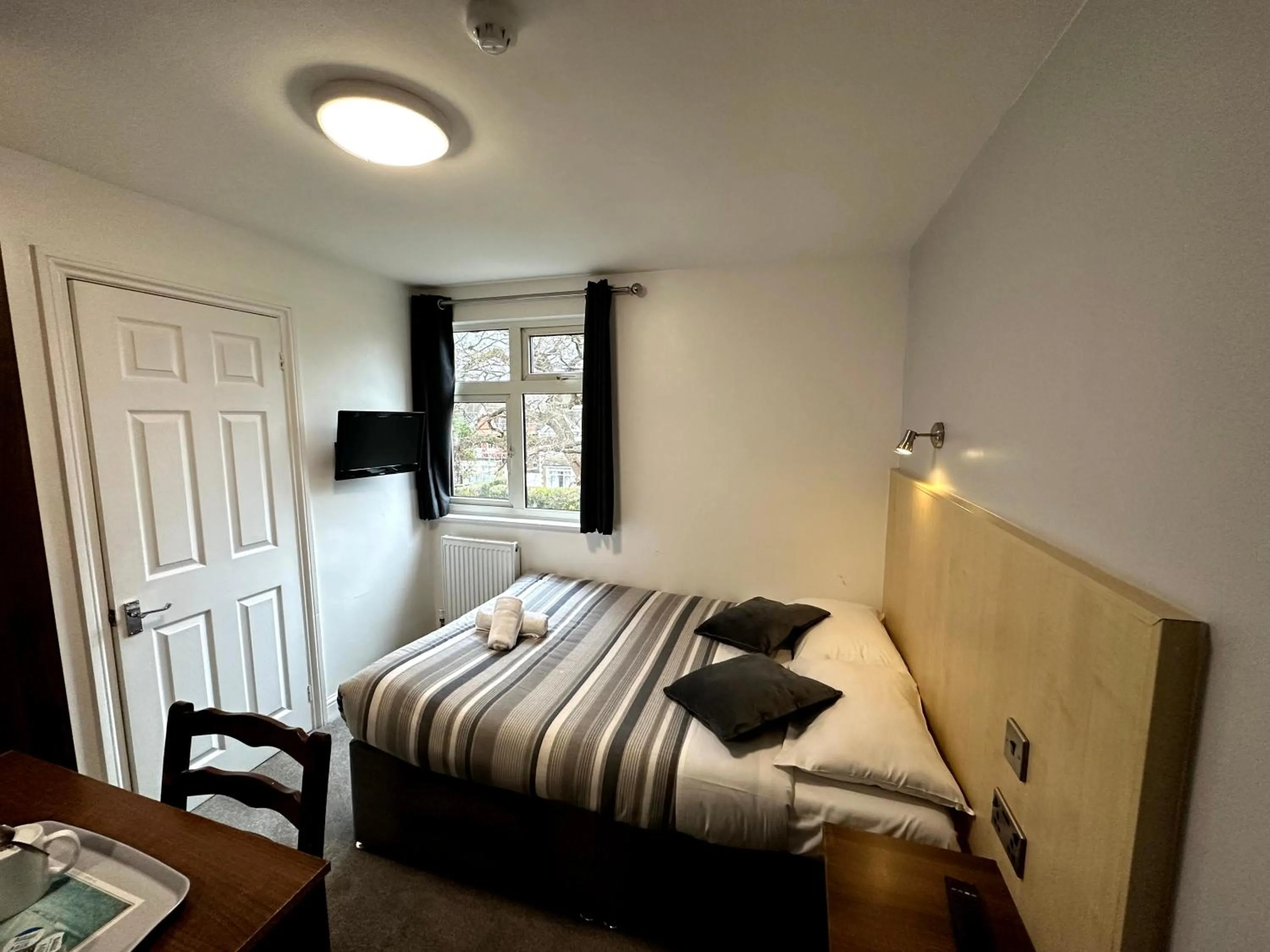 Bedroom, Bed in Gainsborough Lodge