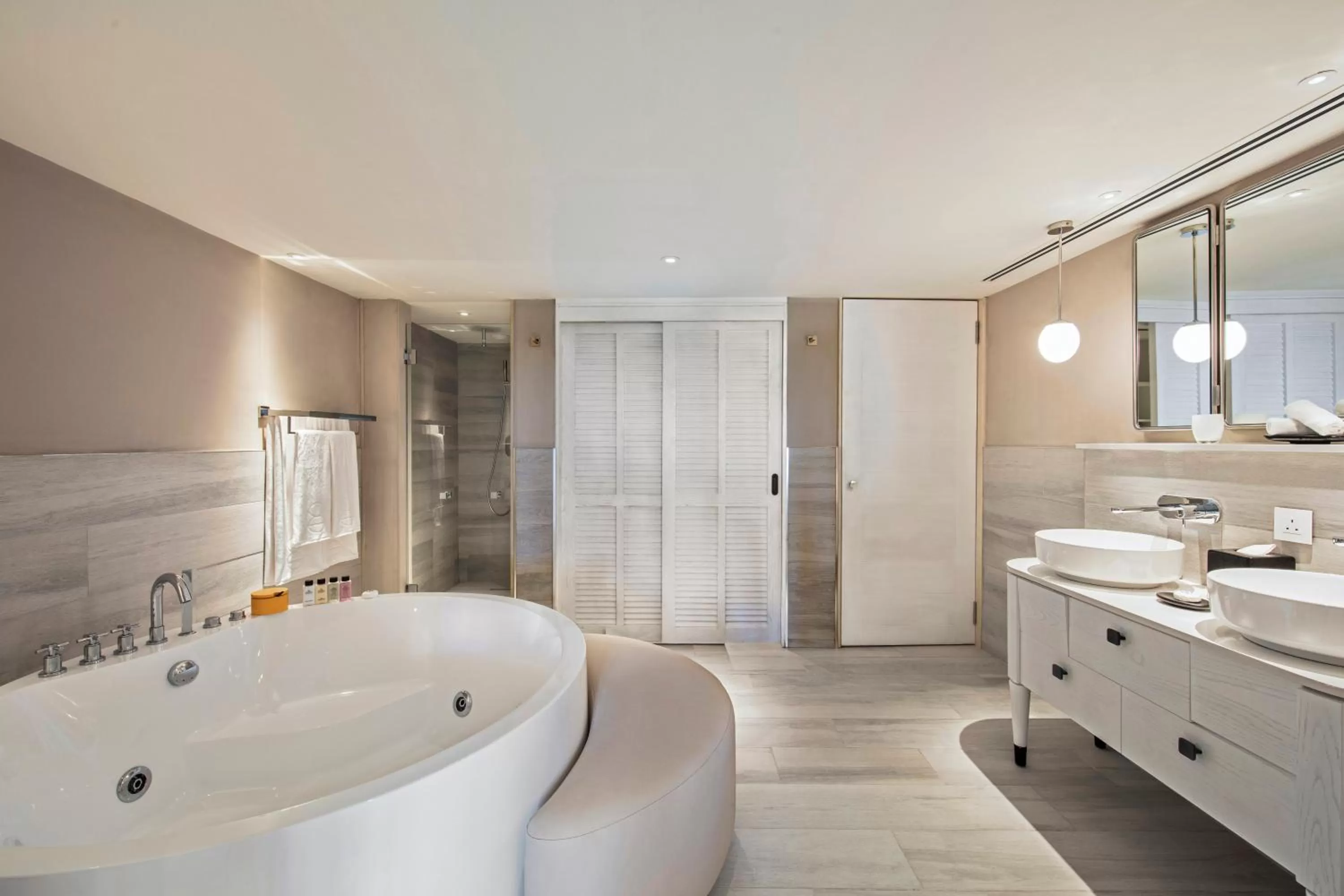 Shower in Constance Belle Mare Plage