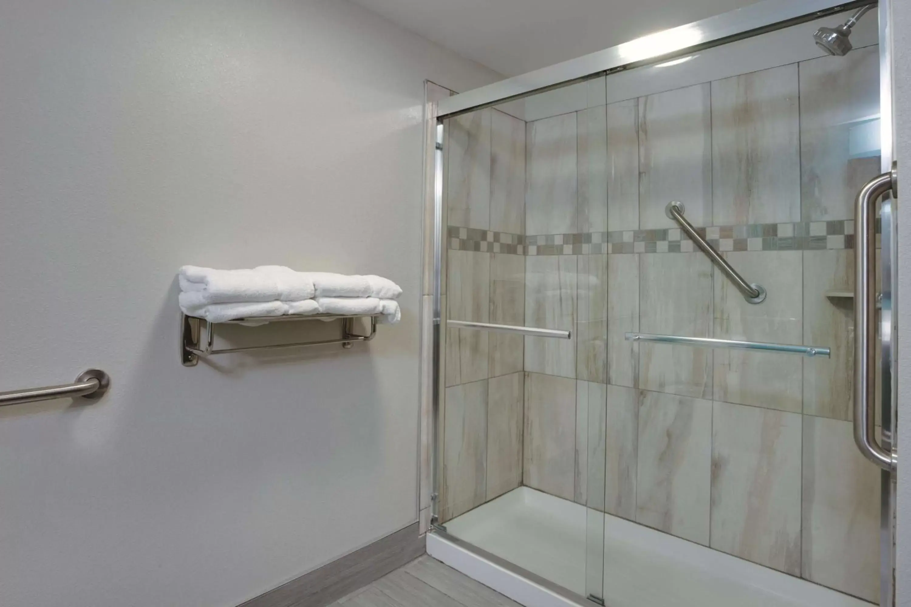 Photo of the whole room, Bathroom in La Quinta by Wyndham Batavia