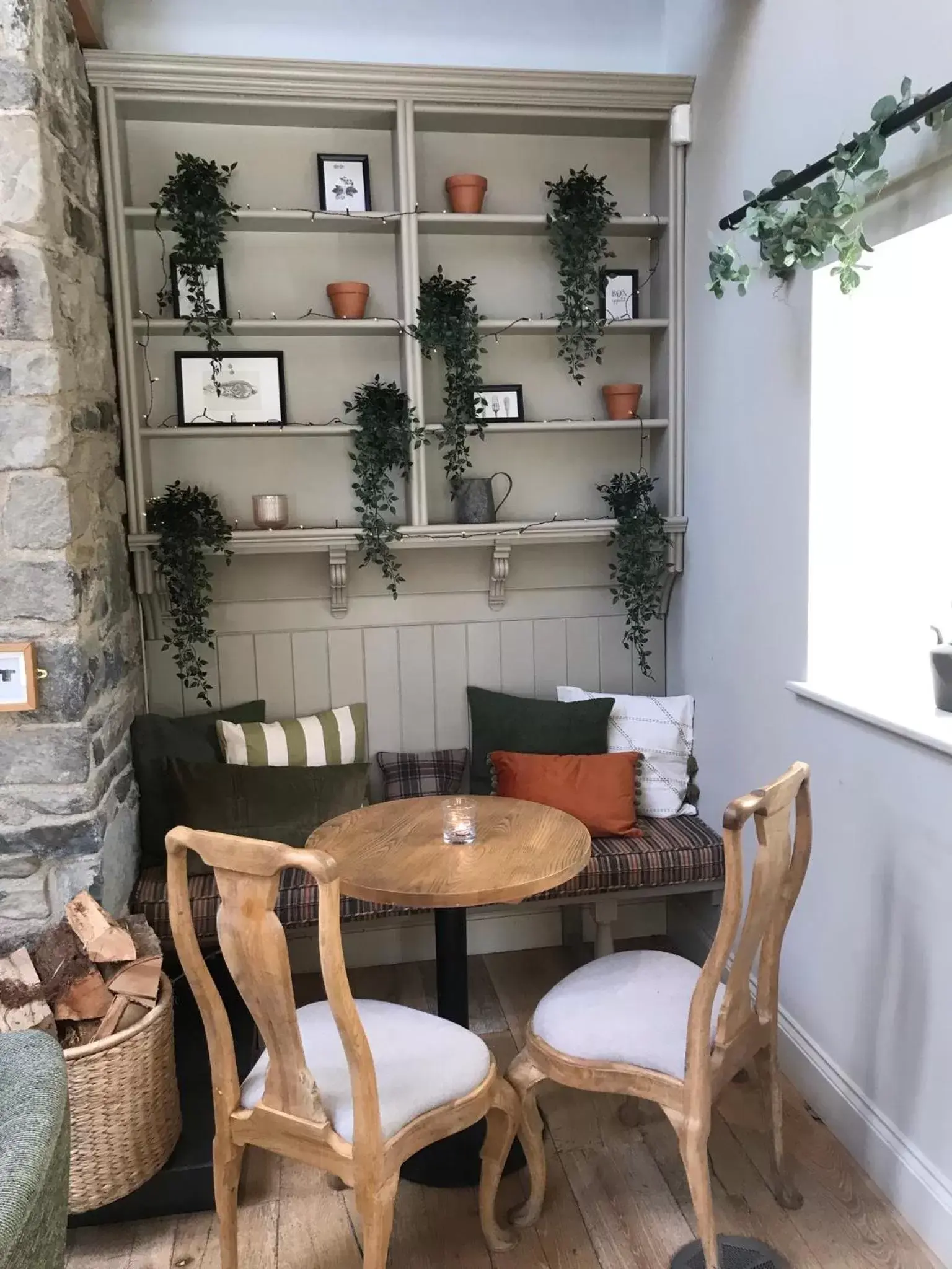 Lounge or bar, Dining Area in The Farmhouse at Bodnant Welsh Food