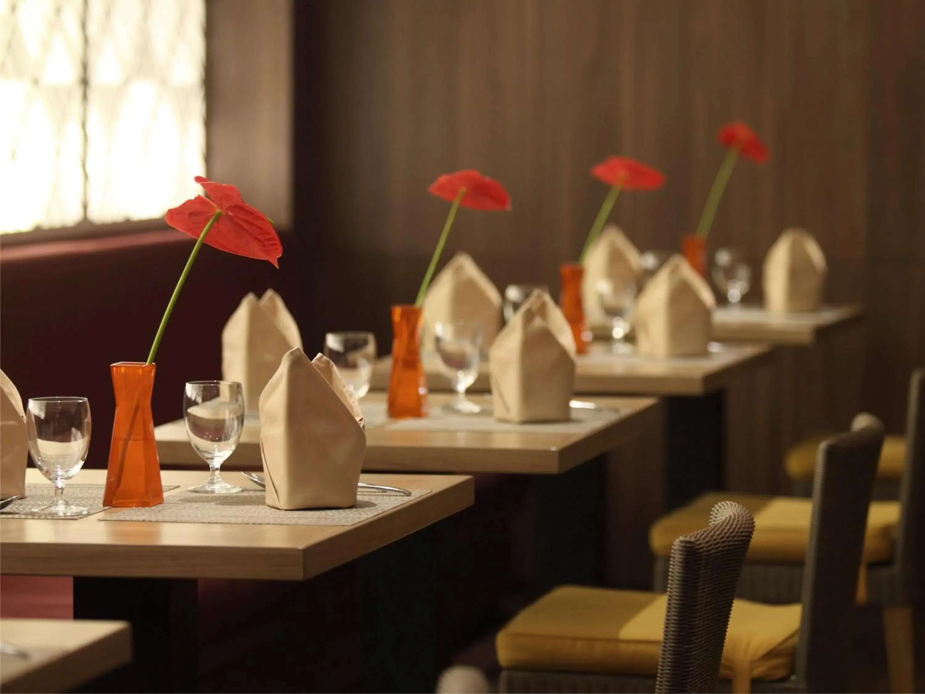 Restaurant/Places to Eat in Hotel Santika Pandegiling Surabaya