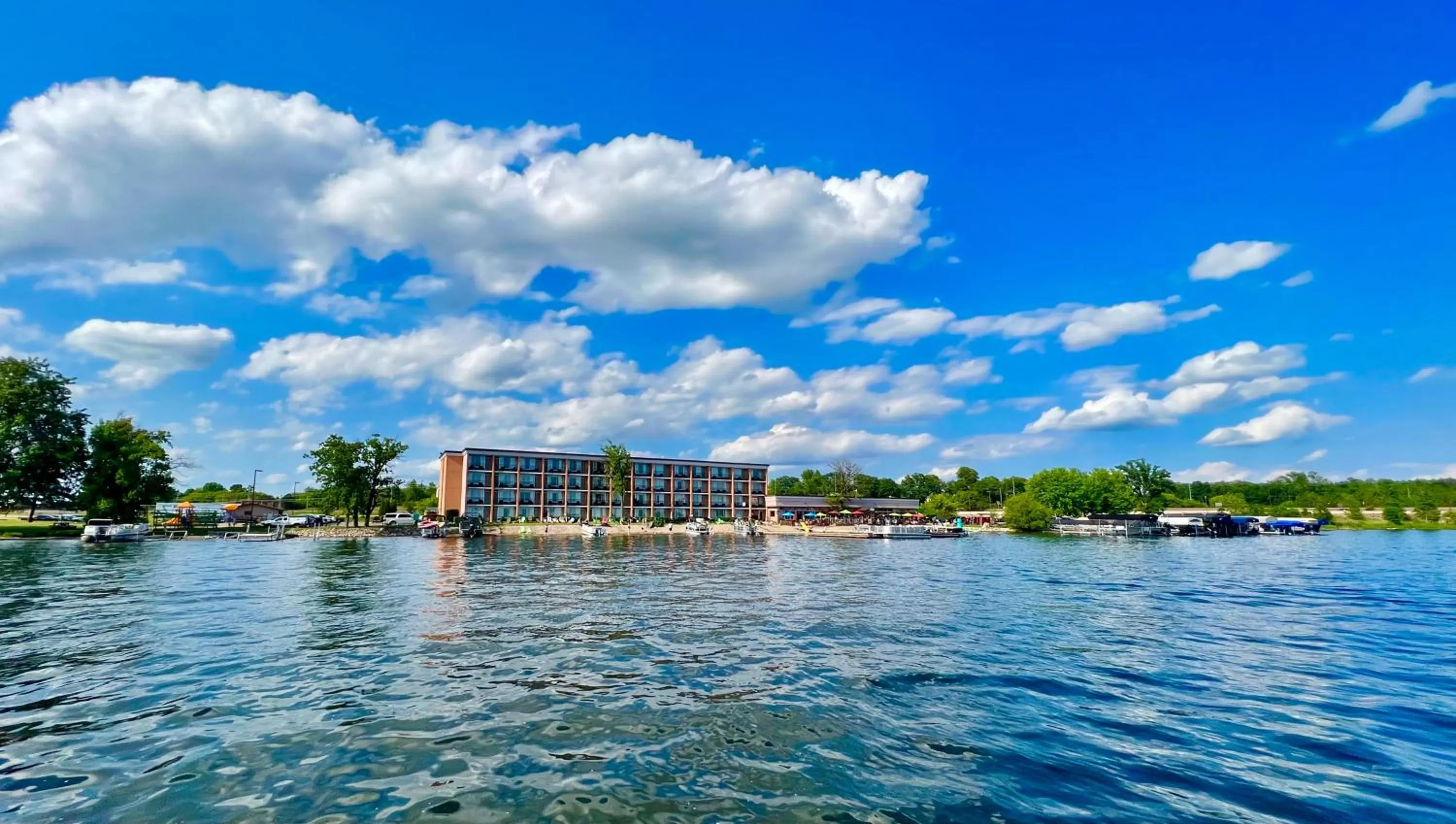 Property building in Holiday Inn Detroit Lakes by IHG
