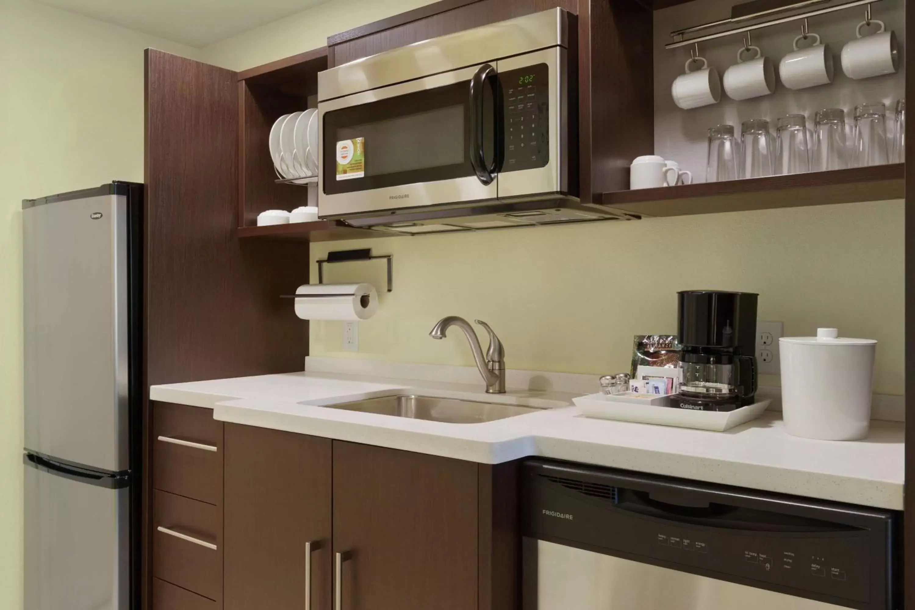 Kitchen or kitchenette, Kitchen/Kitchenette in Home2 Suites By Hilton Youngstown
