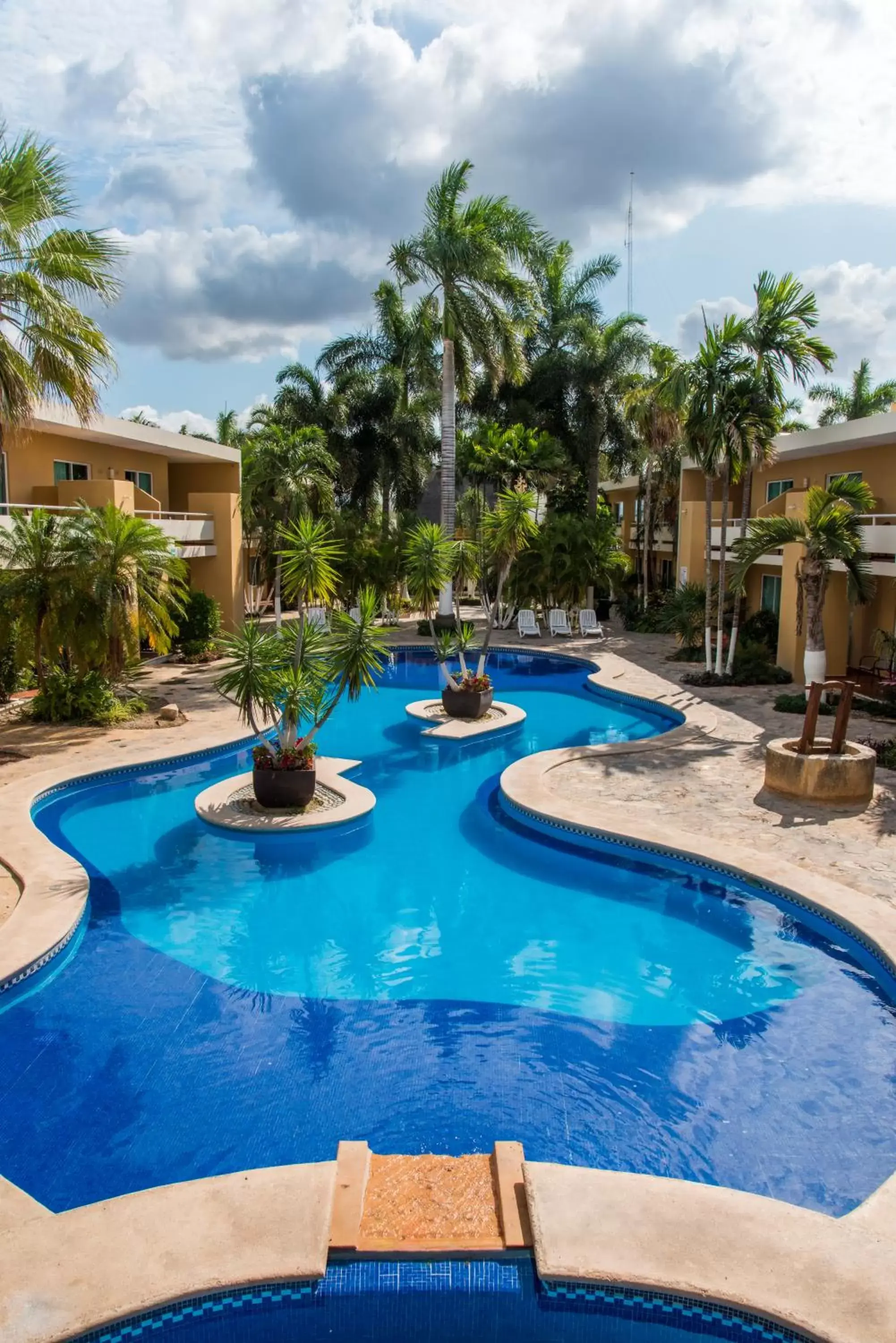 Swimming Pool in Tecnohotel Mérida Norte