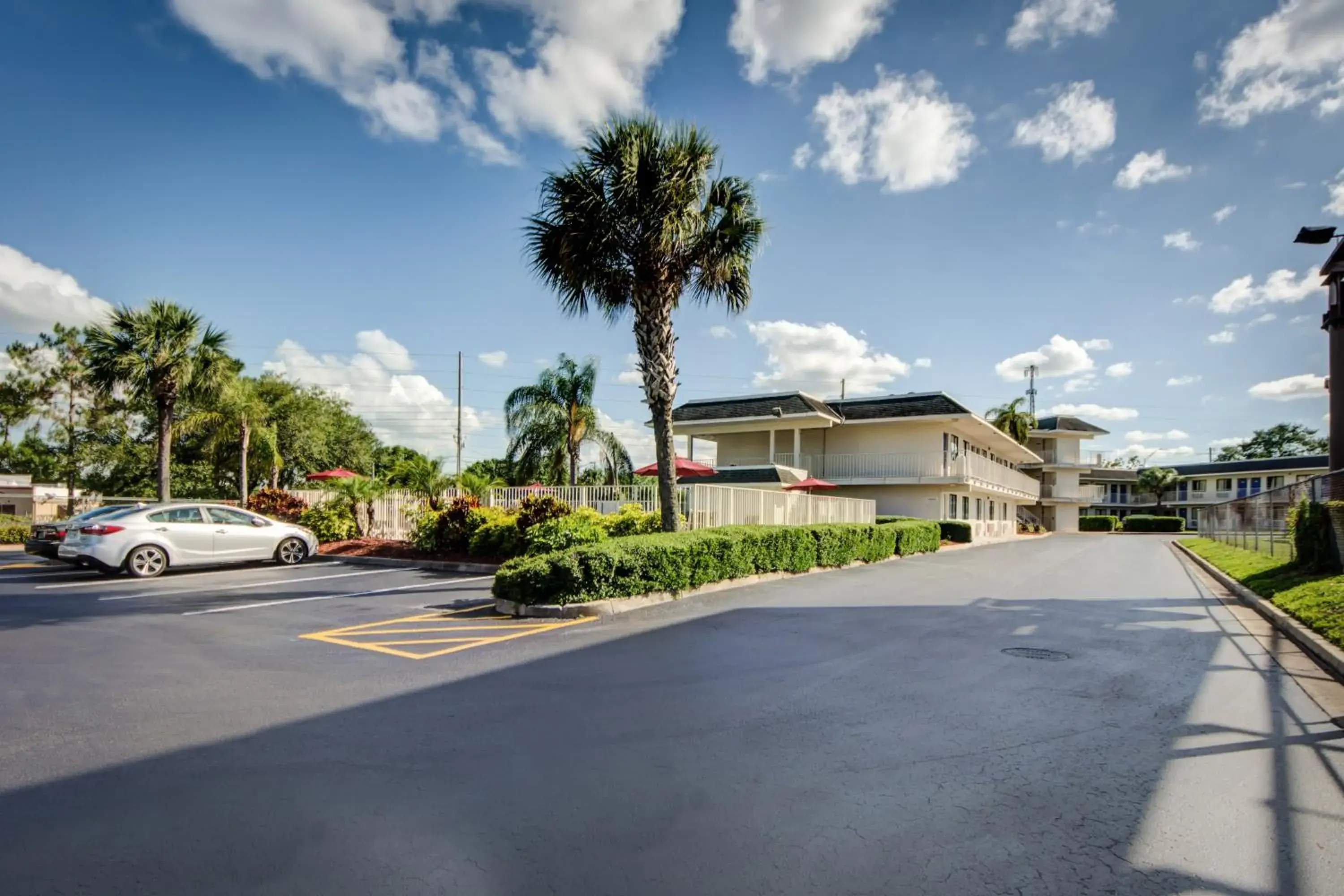 Facade/entrance, Property Building in Motel 6-Lakeland, FL