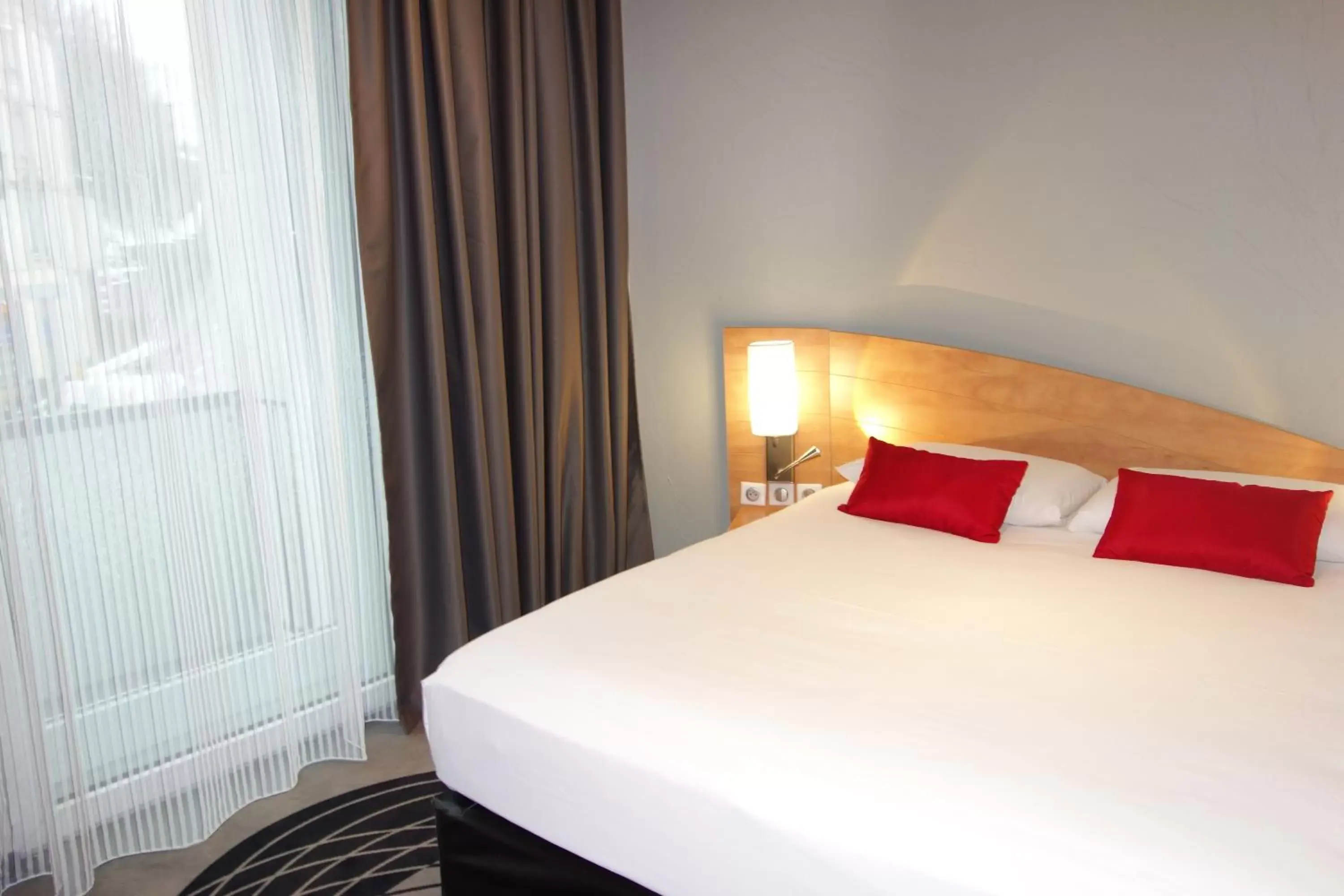 Bed in Mercure Epinal Centre