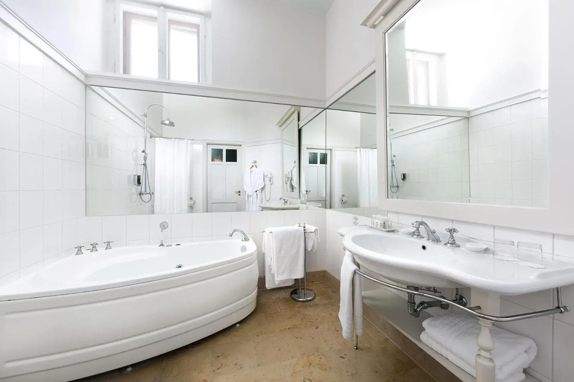 Bathroom in Villa Ammende Restaurant and Hotel