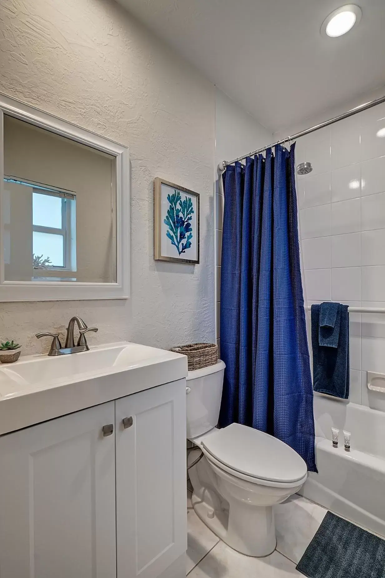 Shower, Bathroom in 4145 By The Sea Inn & Suites