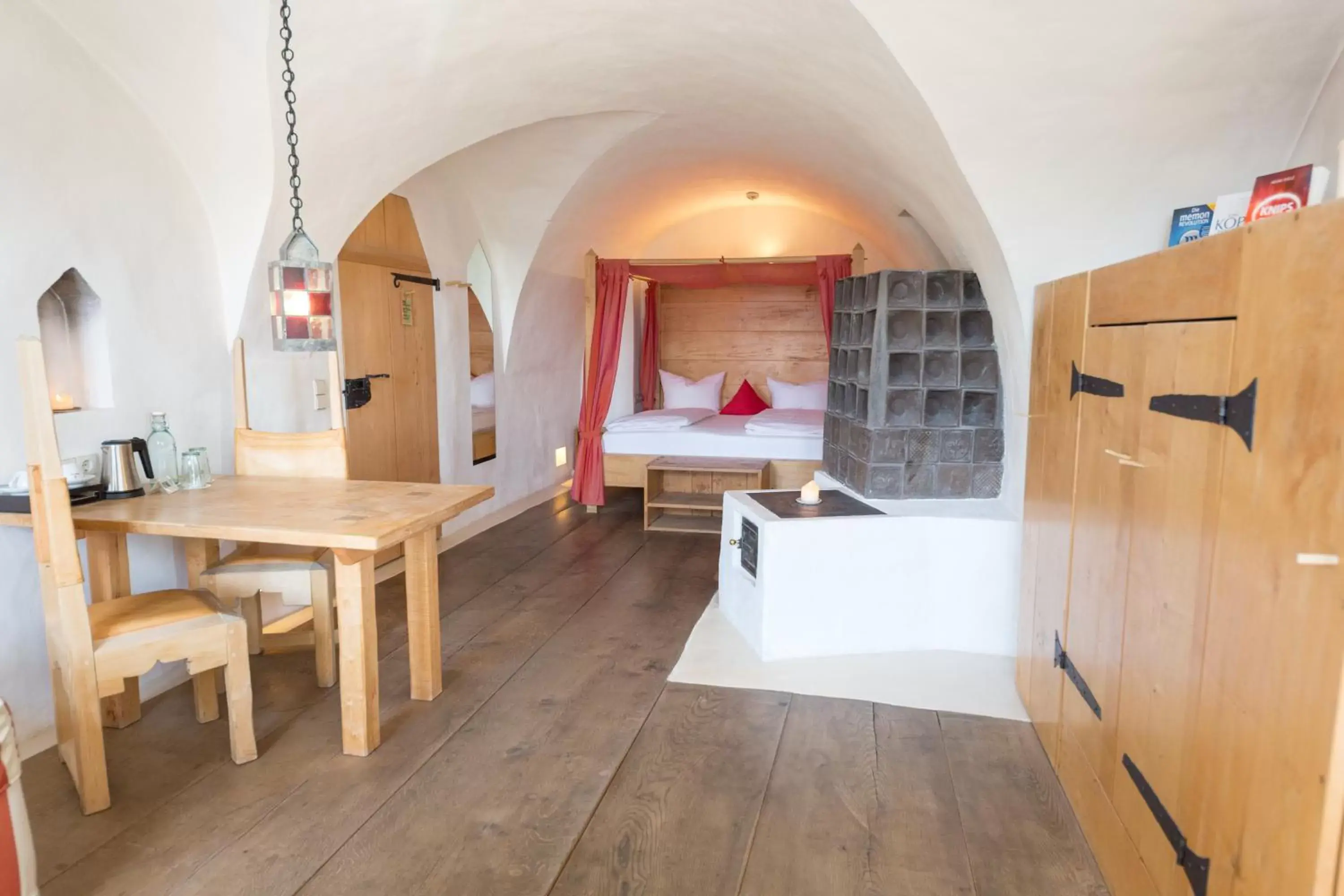 Bedroom, Dining Area in Hotel San Gabriele