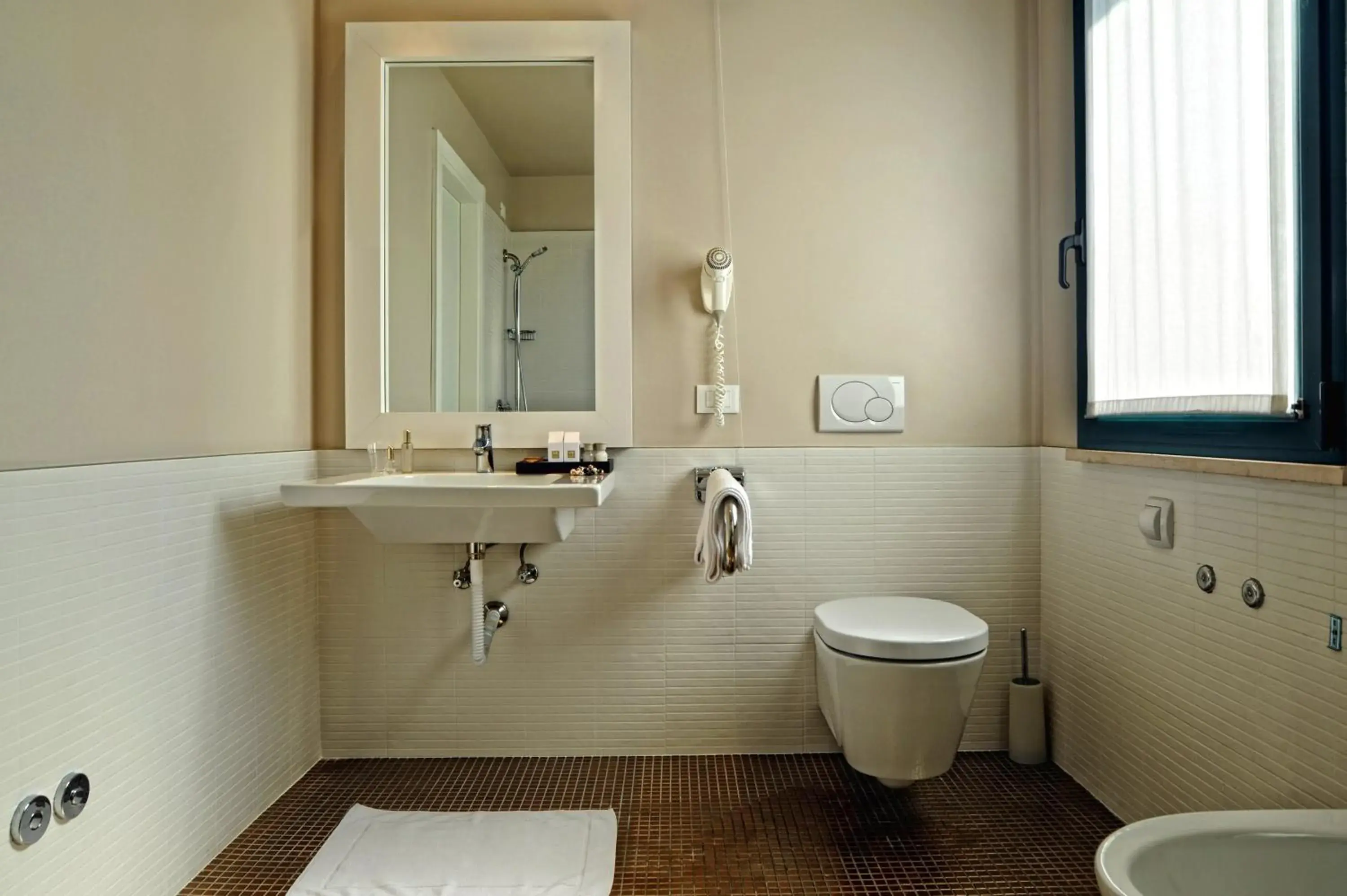 Bathroom in Hotel Villa Rosa Riviera