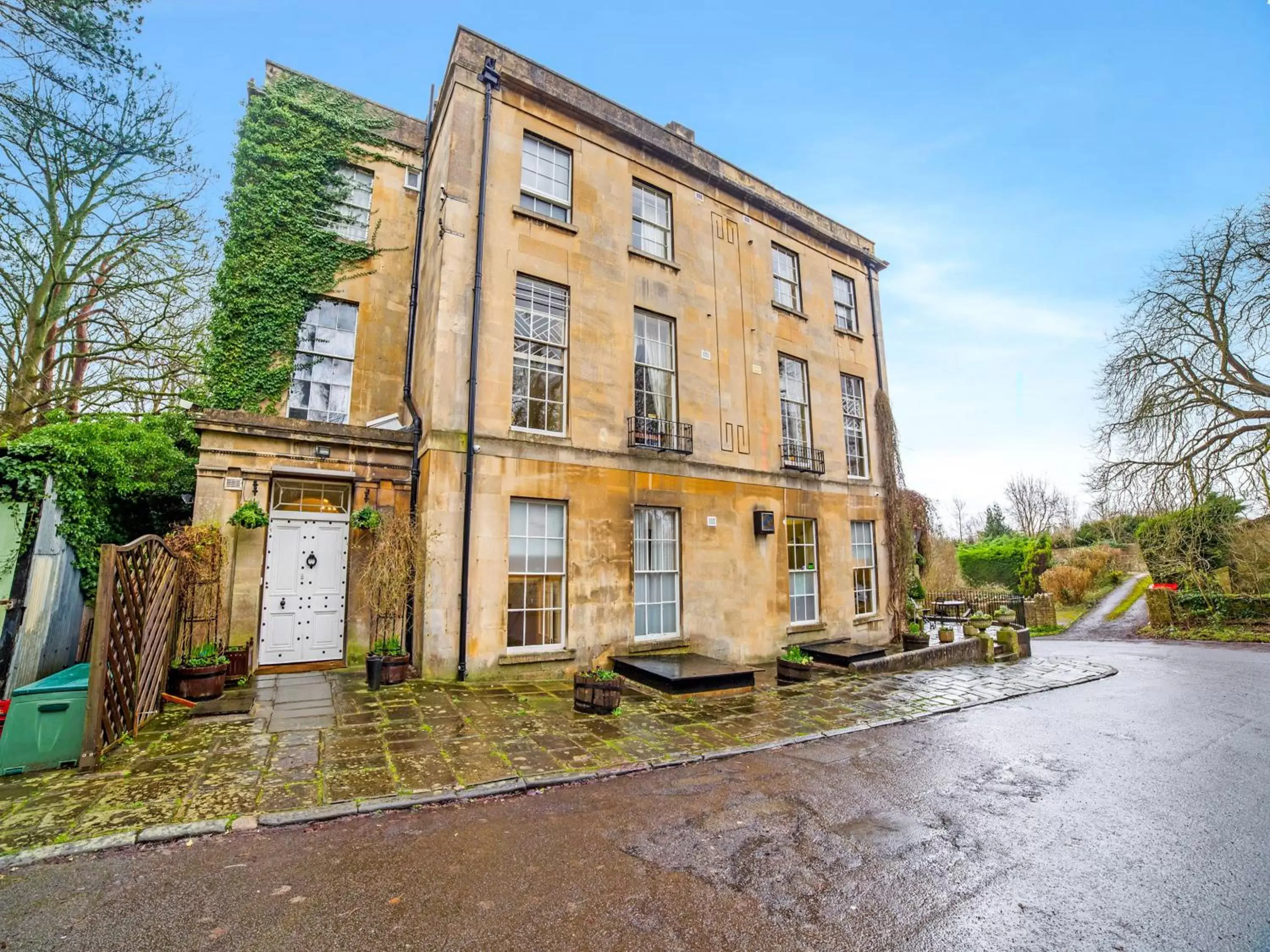 Area and facilities, Property Building in OYO Bailbrook Lodge, Bath