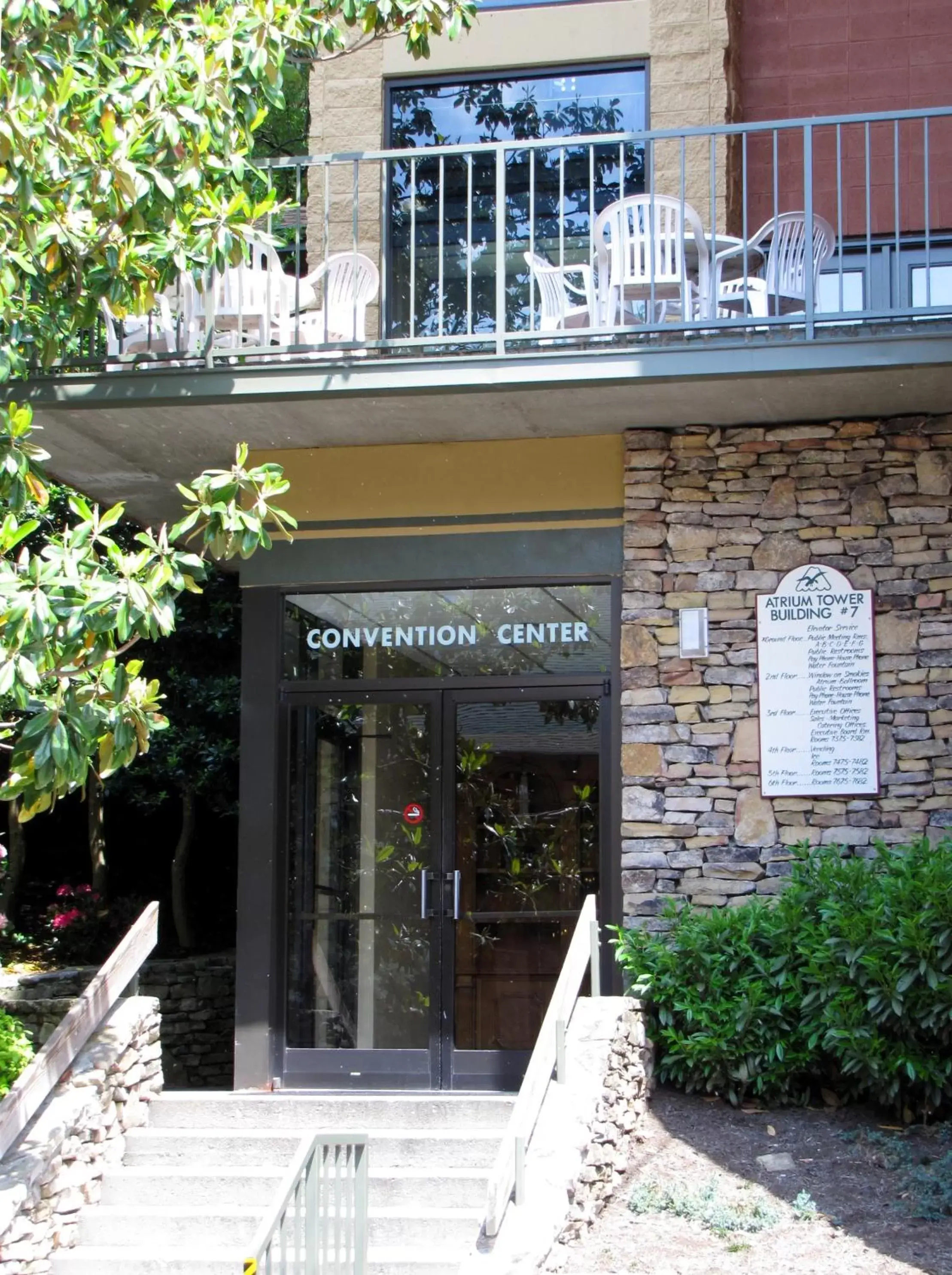 Facade/entrance in River Terrace Resort & Convention Center Facade/entrance in River Terrace Resort & Convention Center