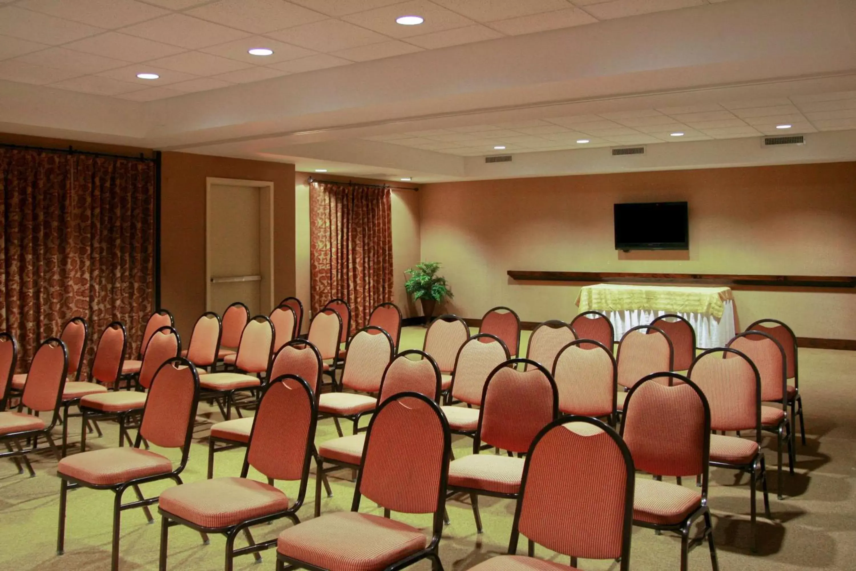 Meeting/conference room in Hampton Inn & Suites Tahoe-Truckee