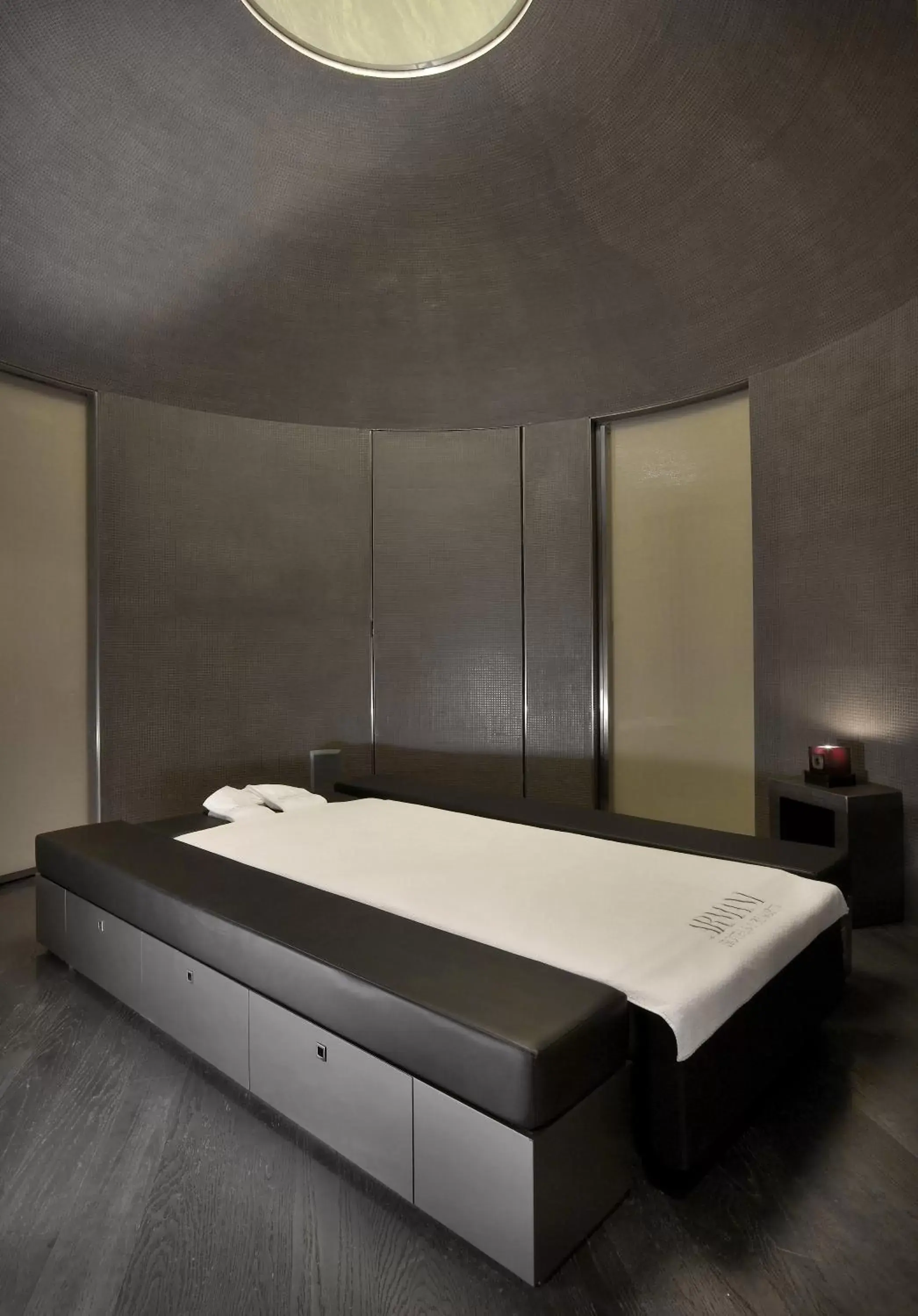 Spa and wellness centre/facilities, Bed in Armani Hotel Dubai