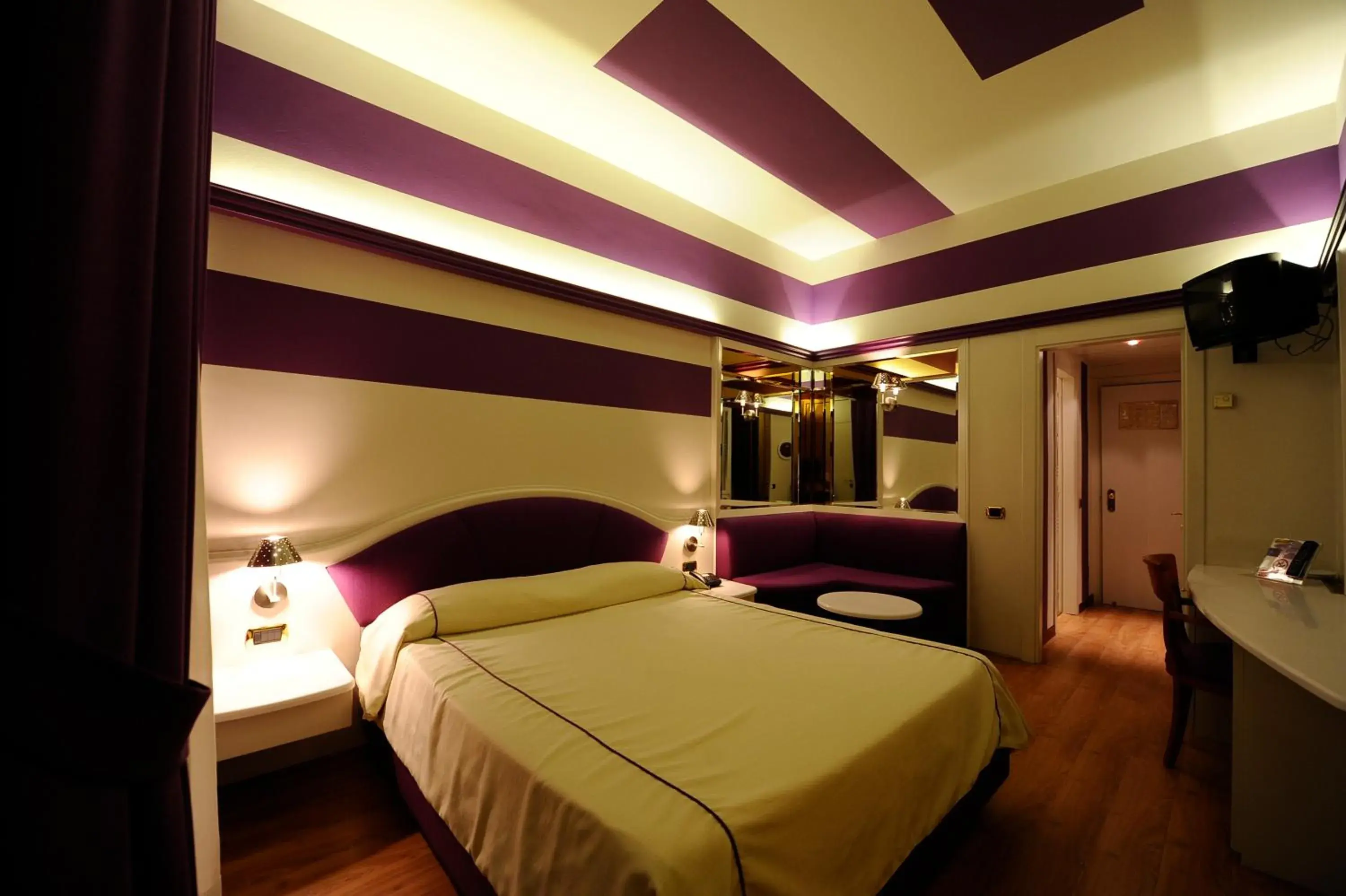 Photo of the whole room, Bed in Hotel City Legnano