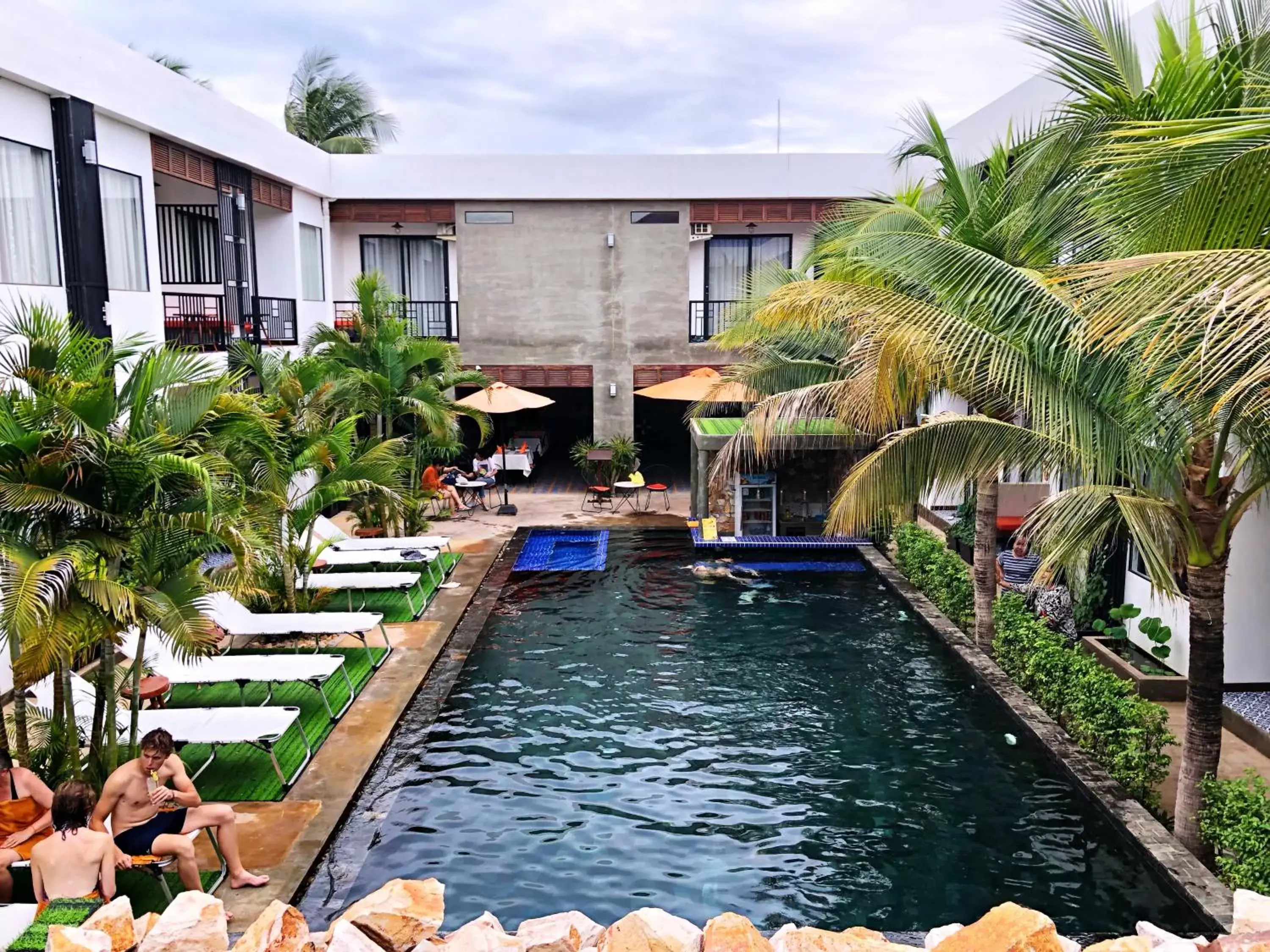 Property building, Swimming Pool in Central Corner d'Angkor