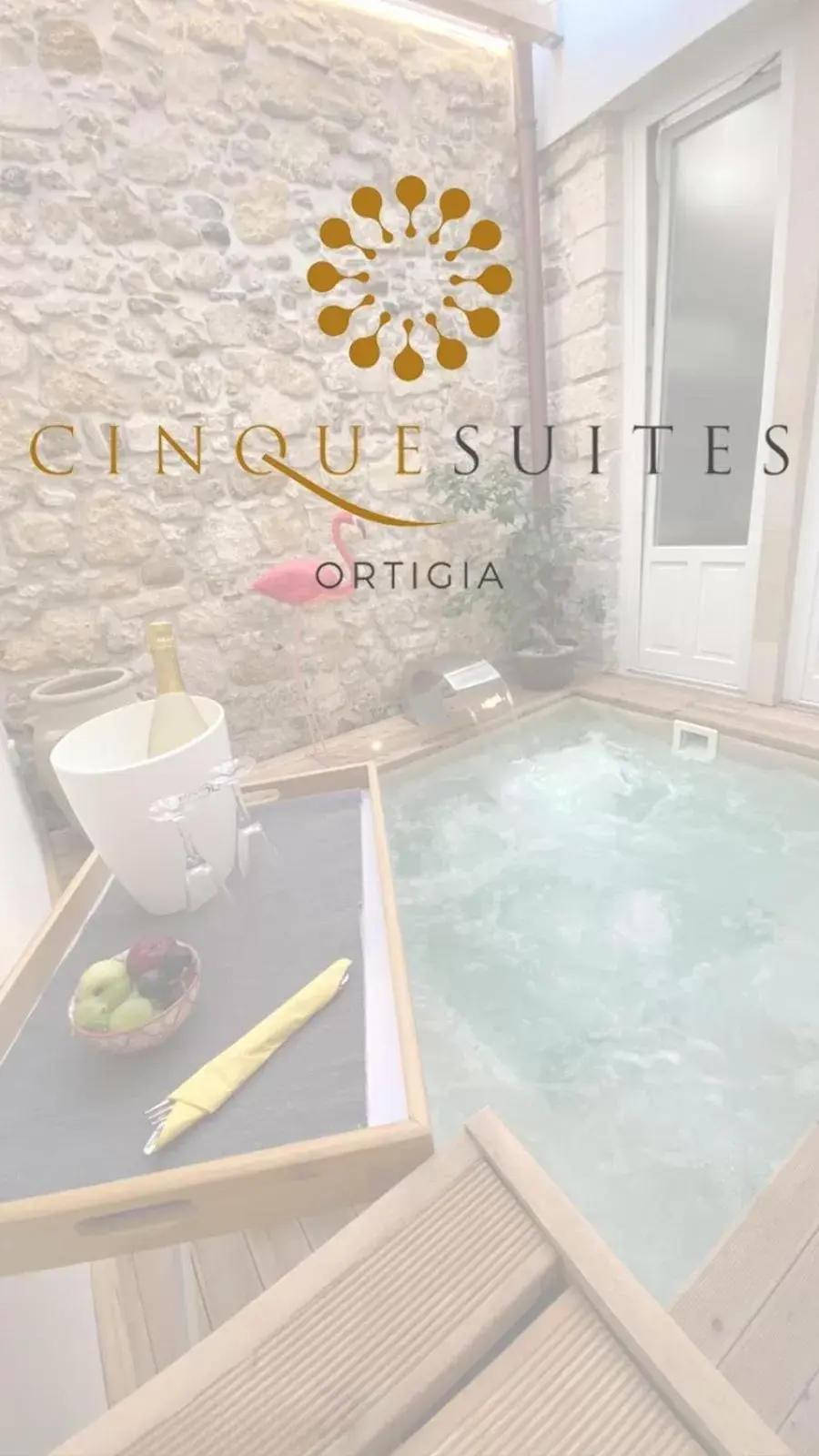 Hot Tub, Swimming Pool in CinqueSuites Ortigia