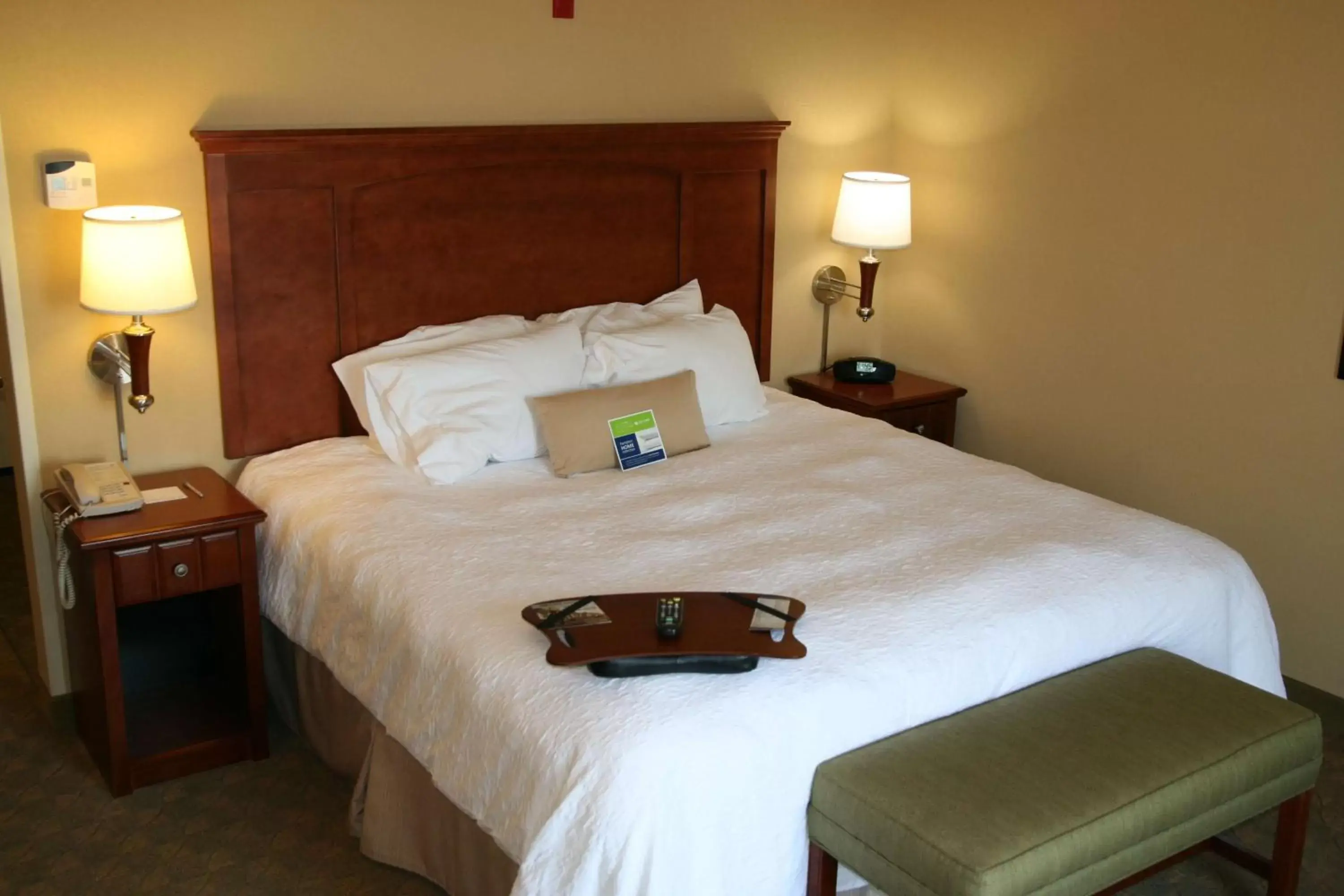 Bed in Hampton Inn & Suites Paducah