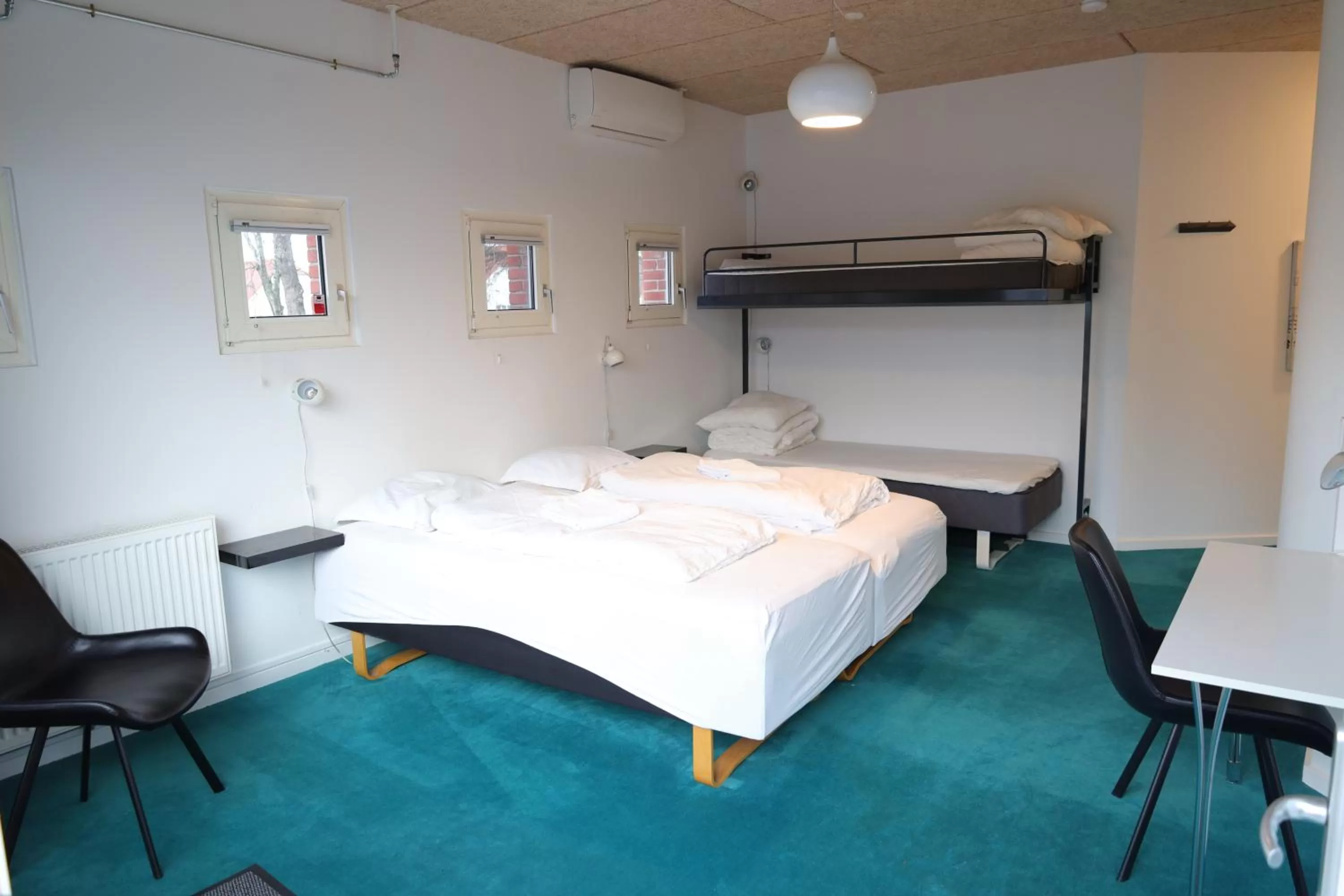 Bed in Motel Sindal