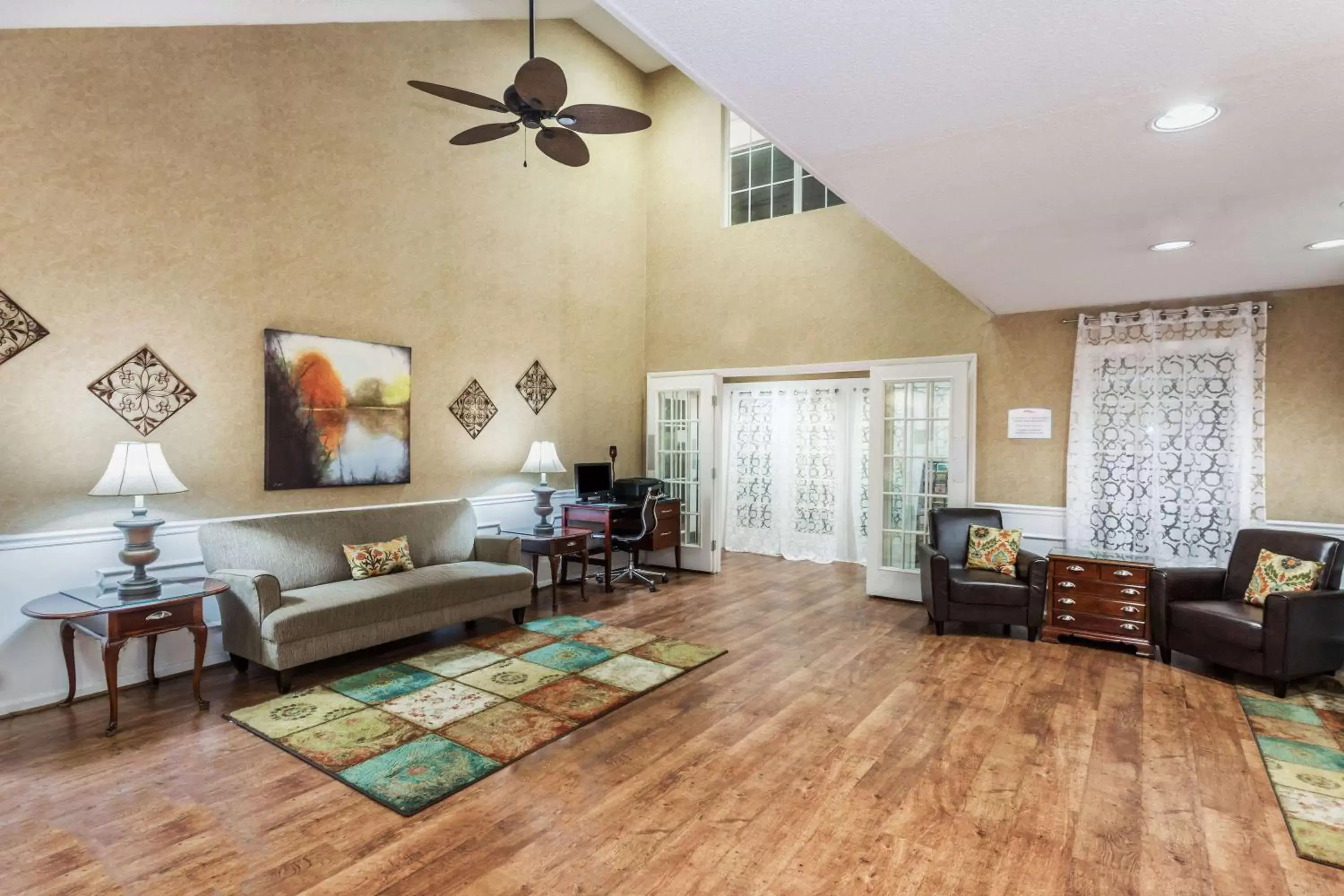 Lobby or reception, Seating Area in Baymont by Wyndham Valdosta at Valdosta Mall Lobby or reception, Seating Area in Baymont by Wyndham Valdosta at Valdosta Mall