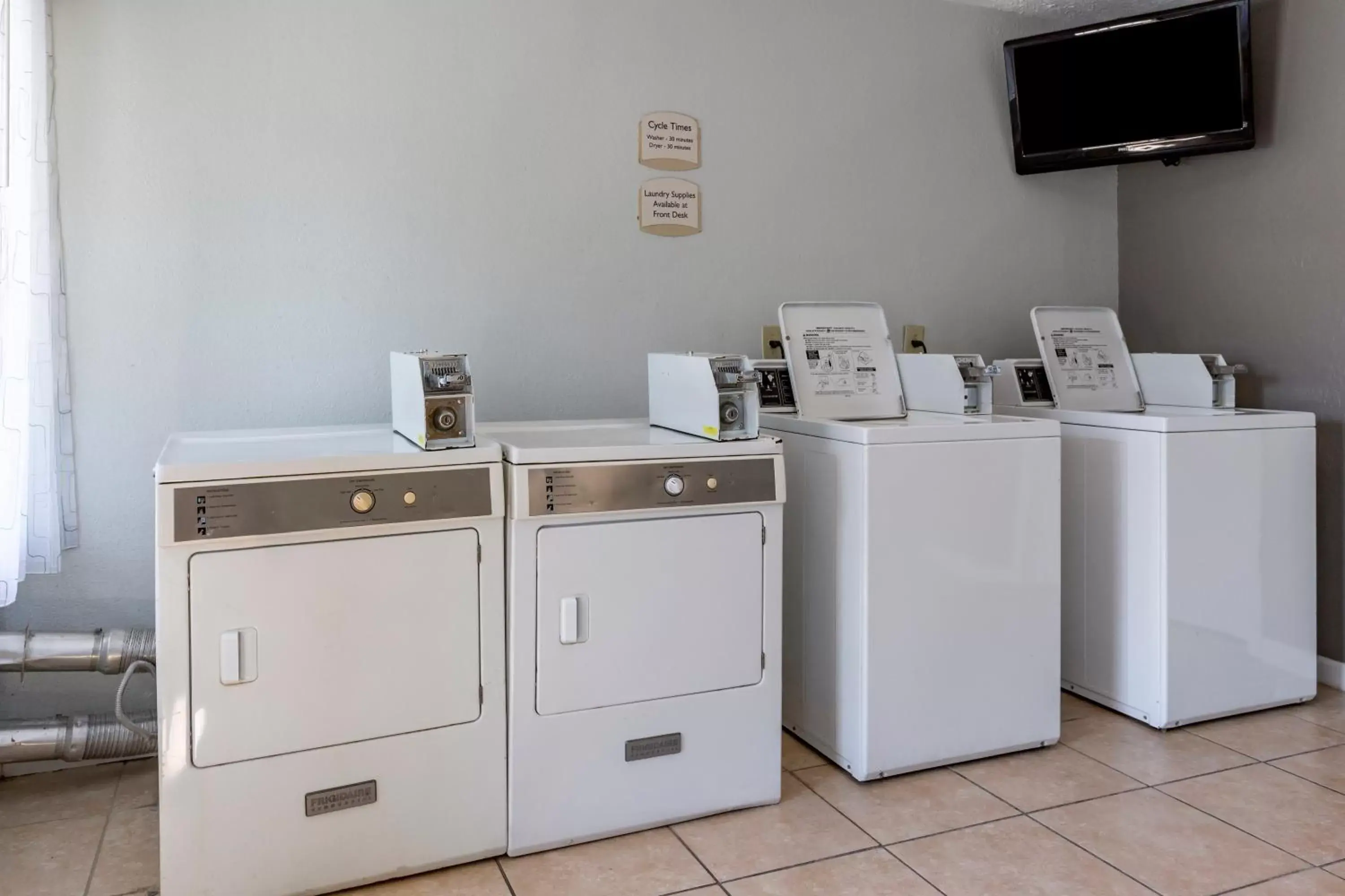 washing machine, Kitchen/Kitchenette in Quality Inn Near Fort Liberty formerly Ft Bragg