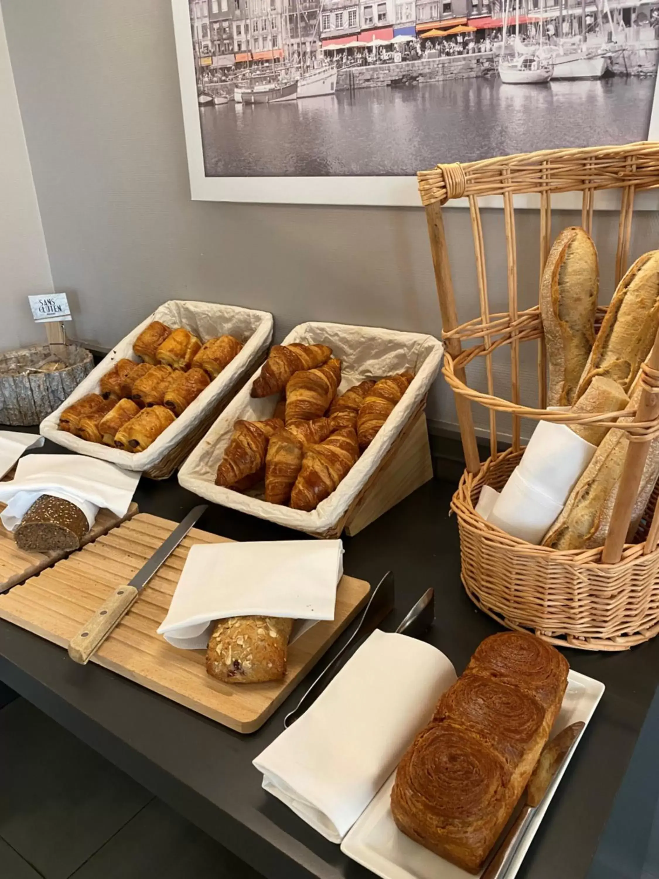 Breakfast in Mercure Honfleur