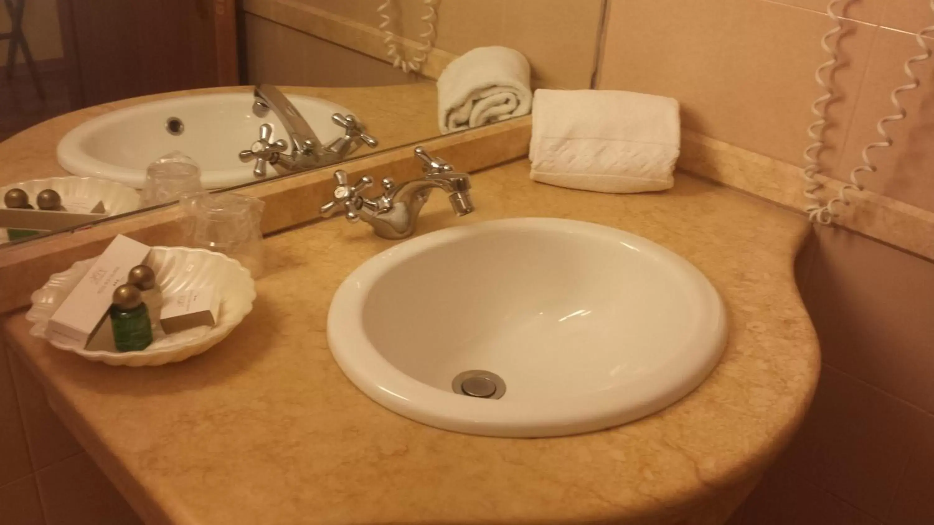 Bathroom in Hotel Due Colonne