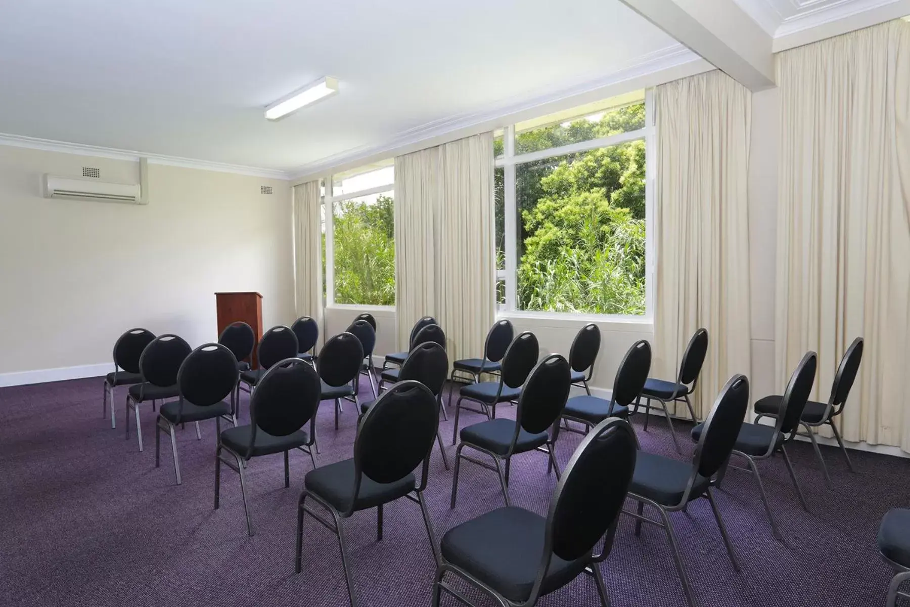 Business facilities in ibis Styles Tamworth