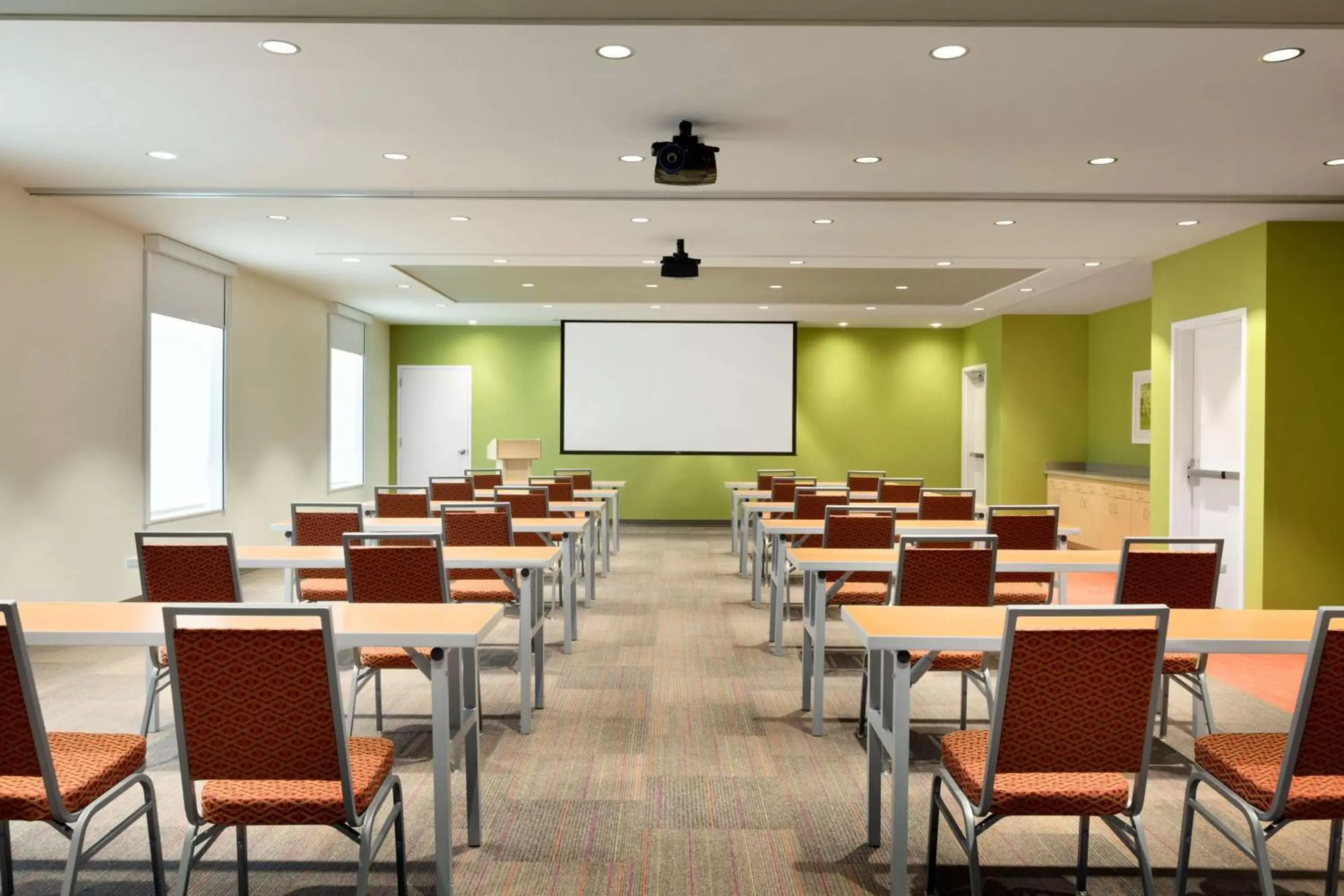 Meeting/conference room in Home2 Suites by Hilton Houston Energy Corridor