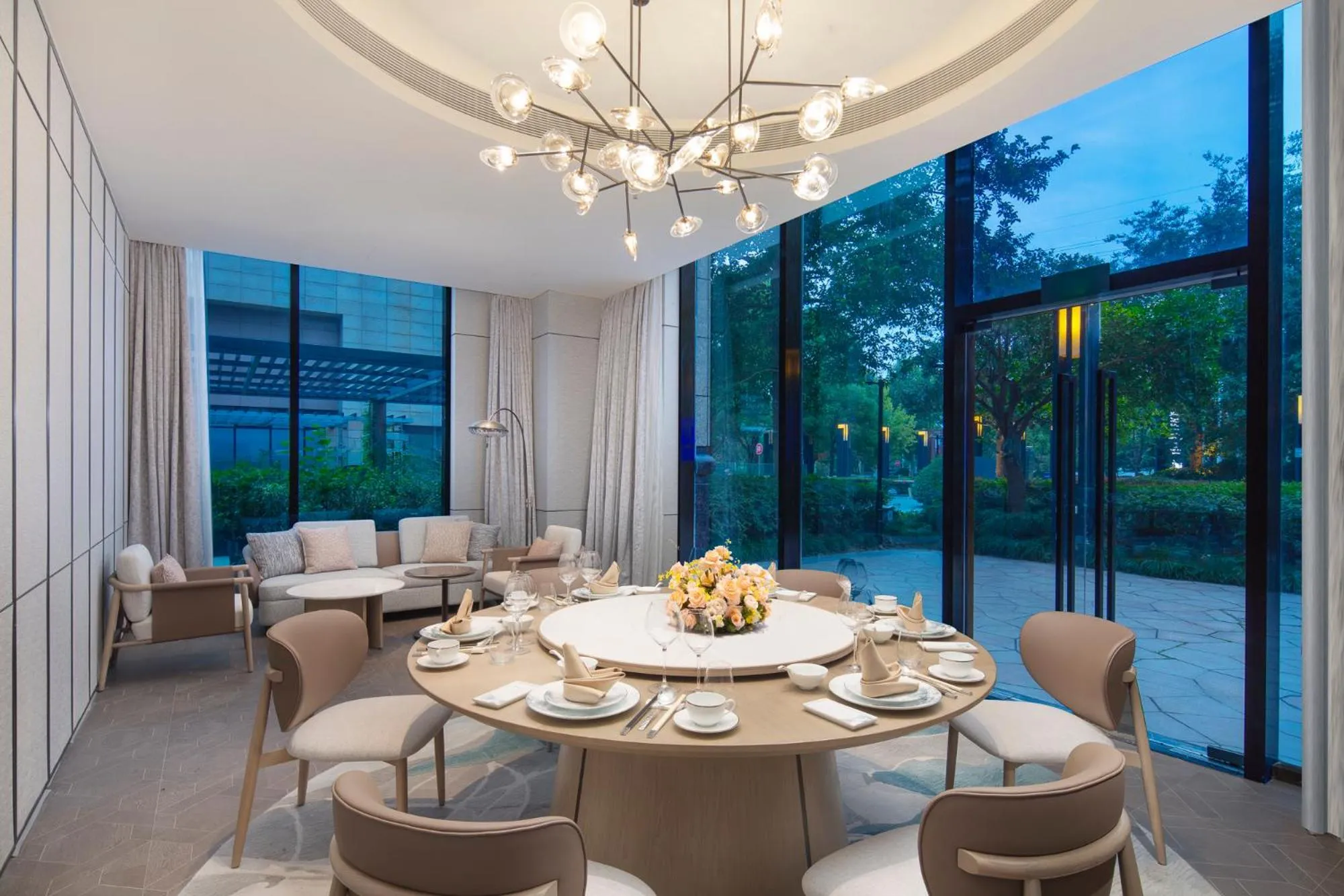 Restaurant/places to eat in Crowne Plaza Shanghai Jinxiu by IHG