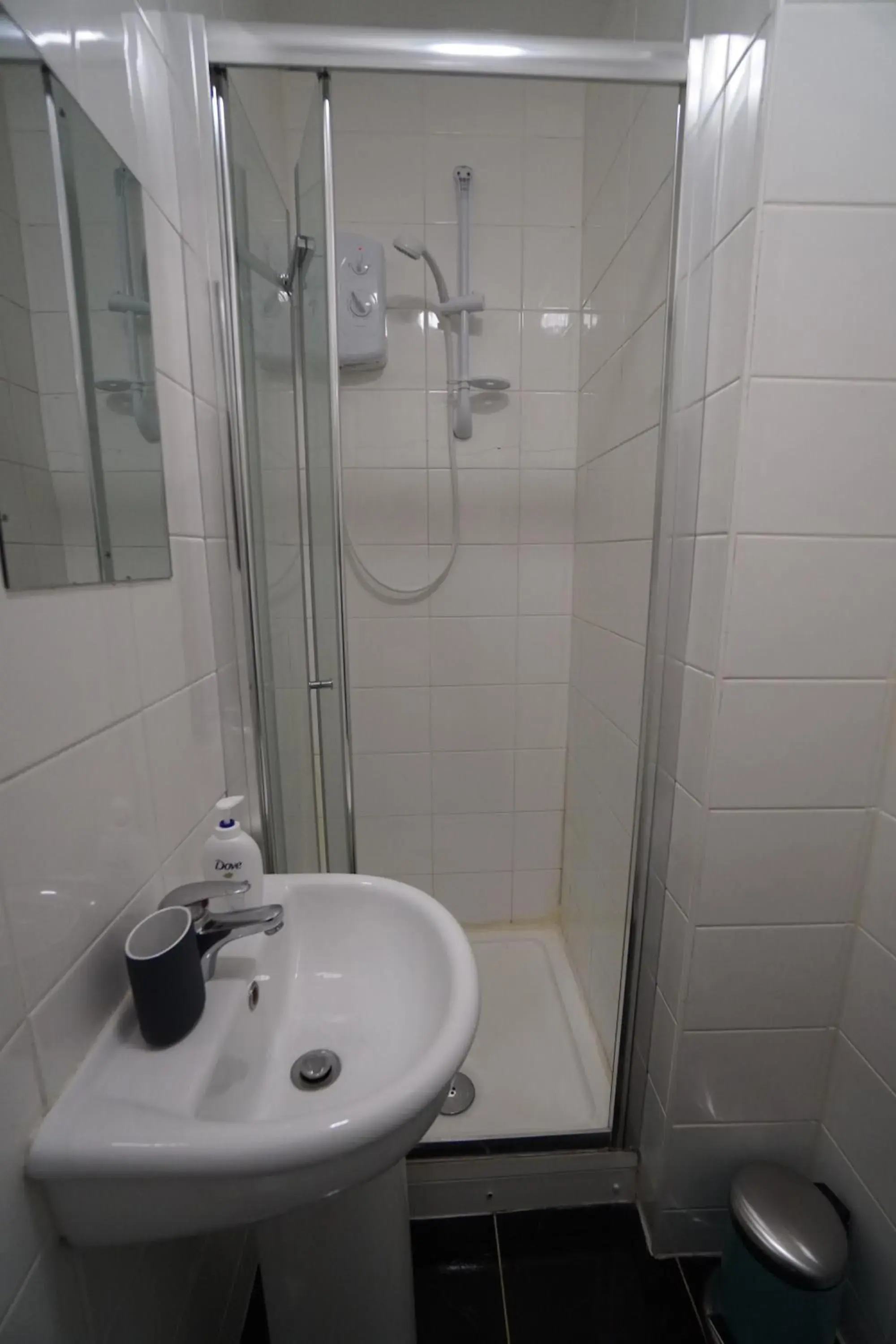 Bathroom in London Queen Park Apartments