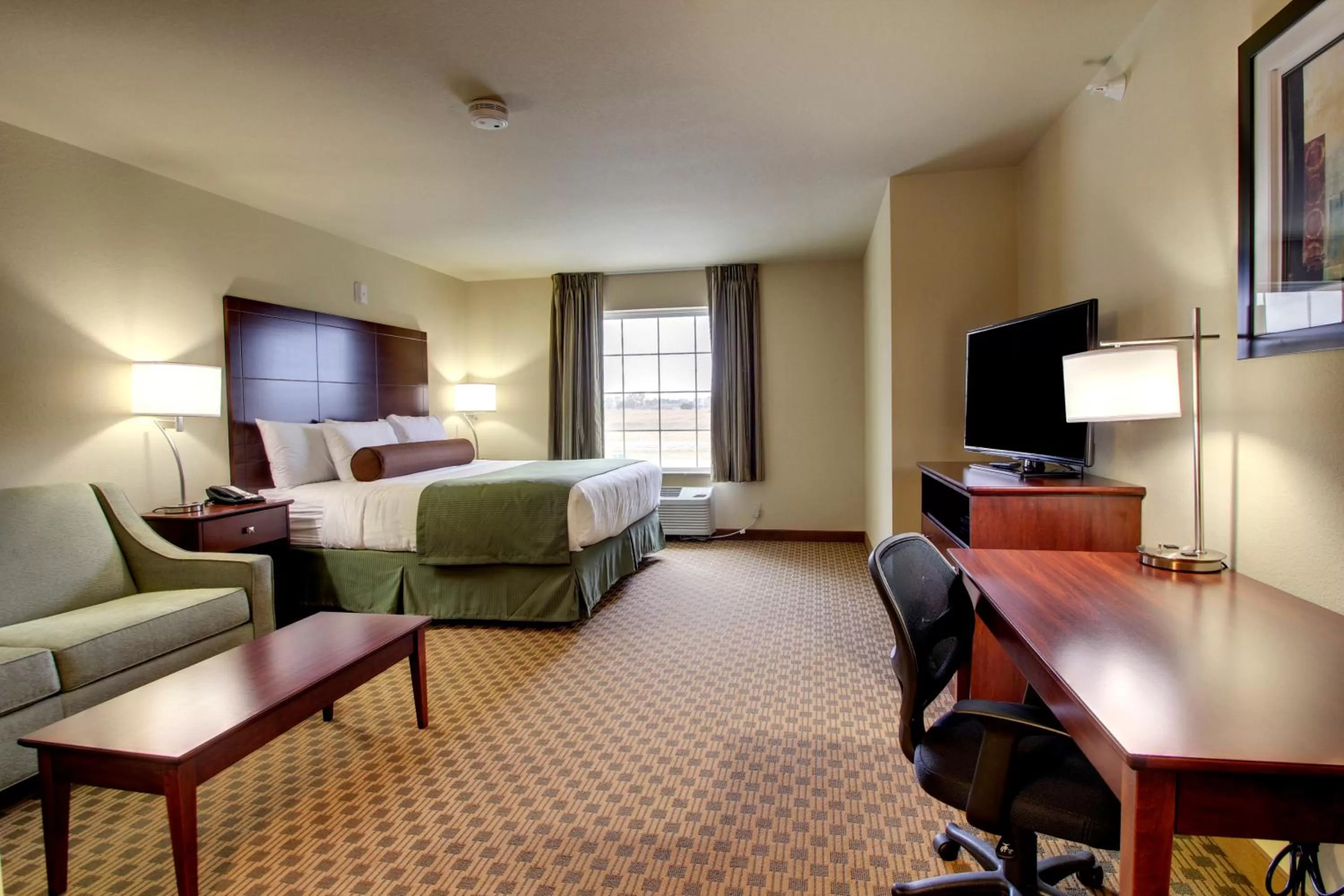 Photo of the whole room, Bed in Stanton Inn and Suites