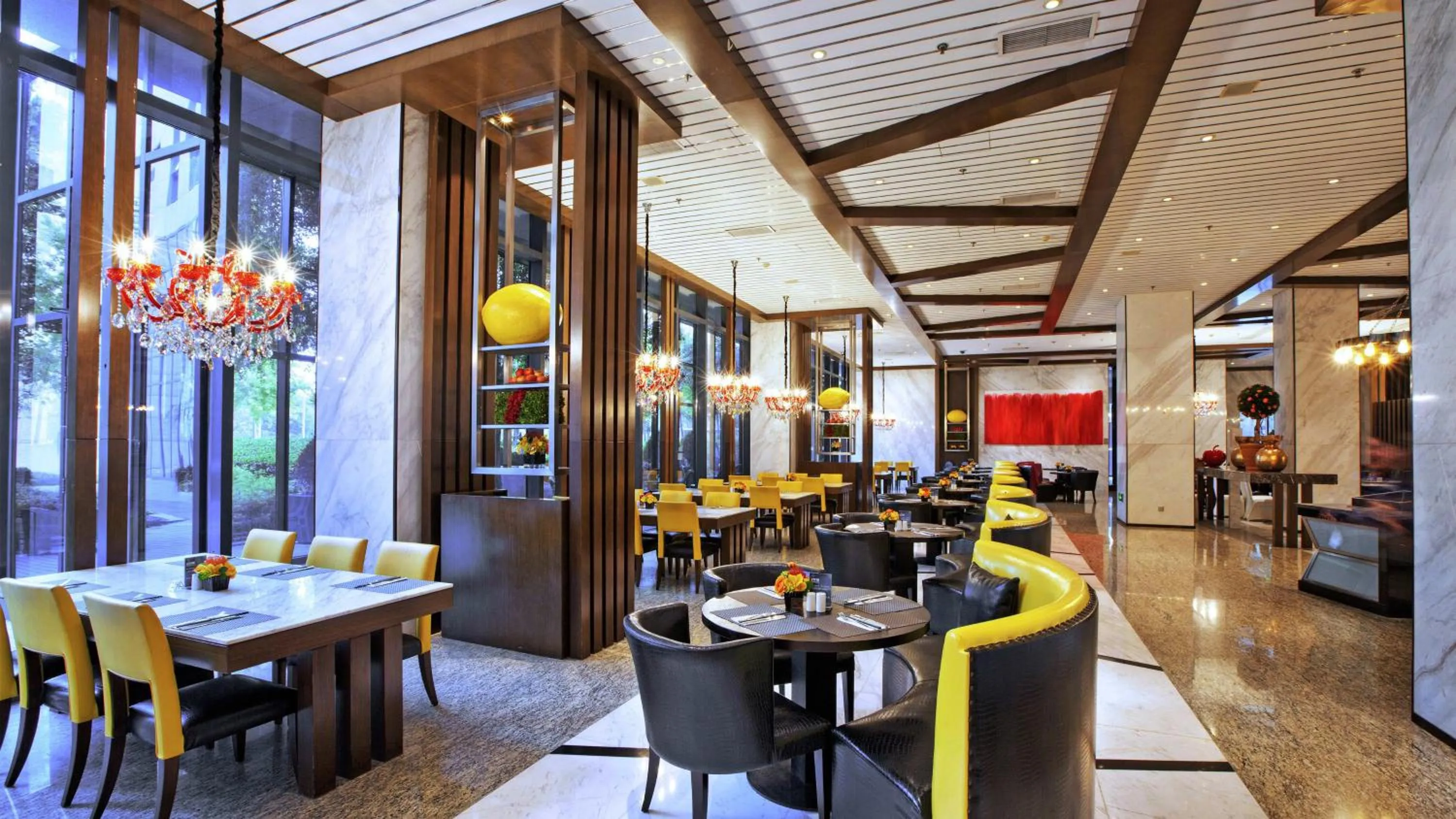 Restaurant/places to eat in Holiday Inn Shanghai Hongqiao West by IHG