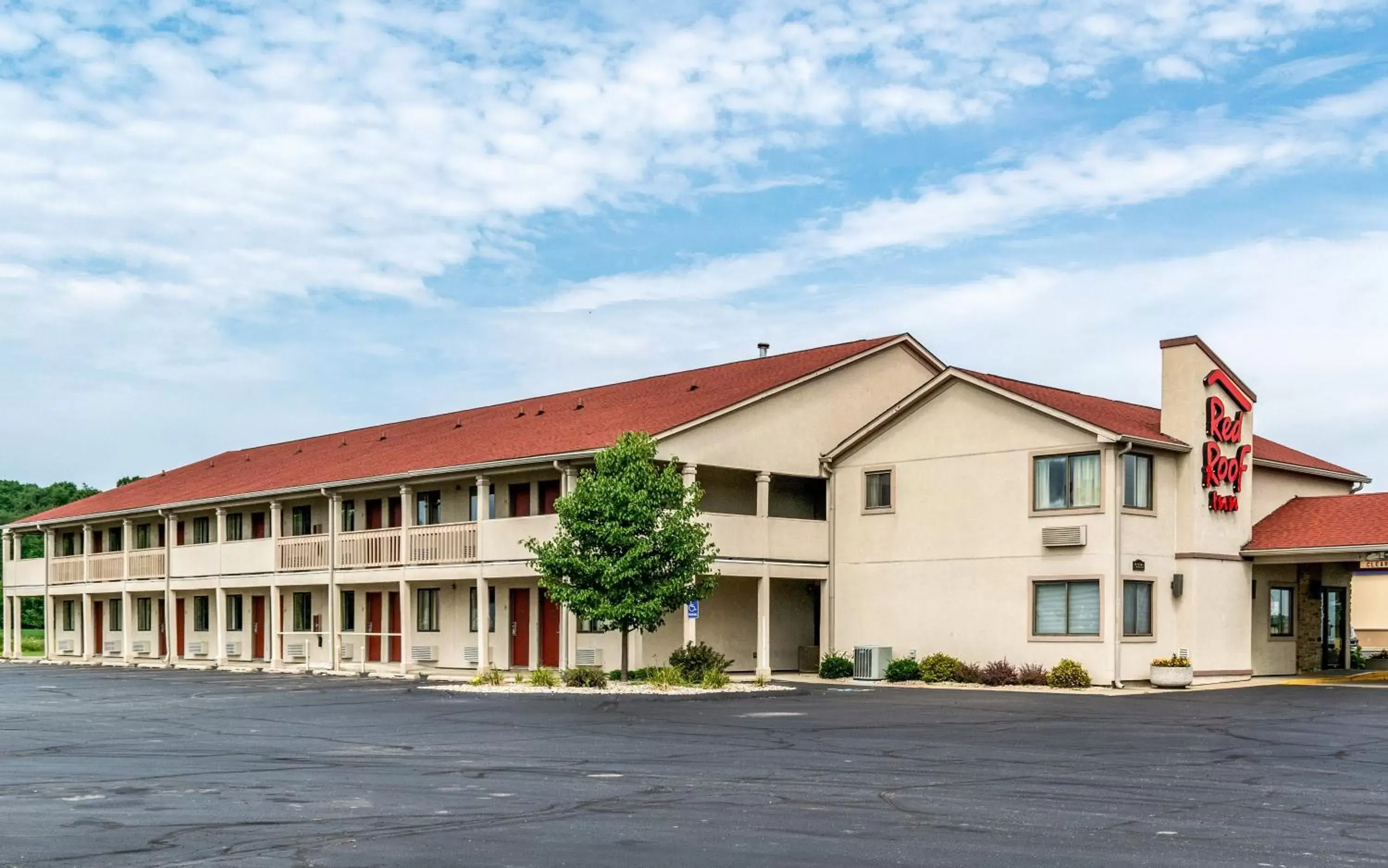 Property Building in Red Roof Inn Columbus - Taylorsville