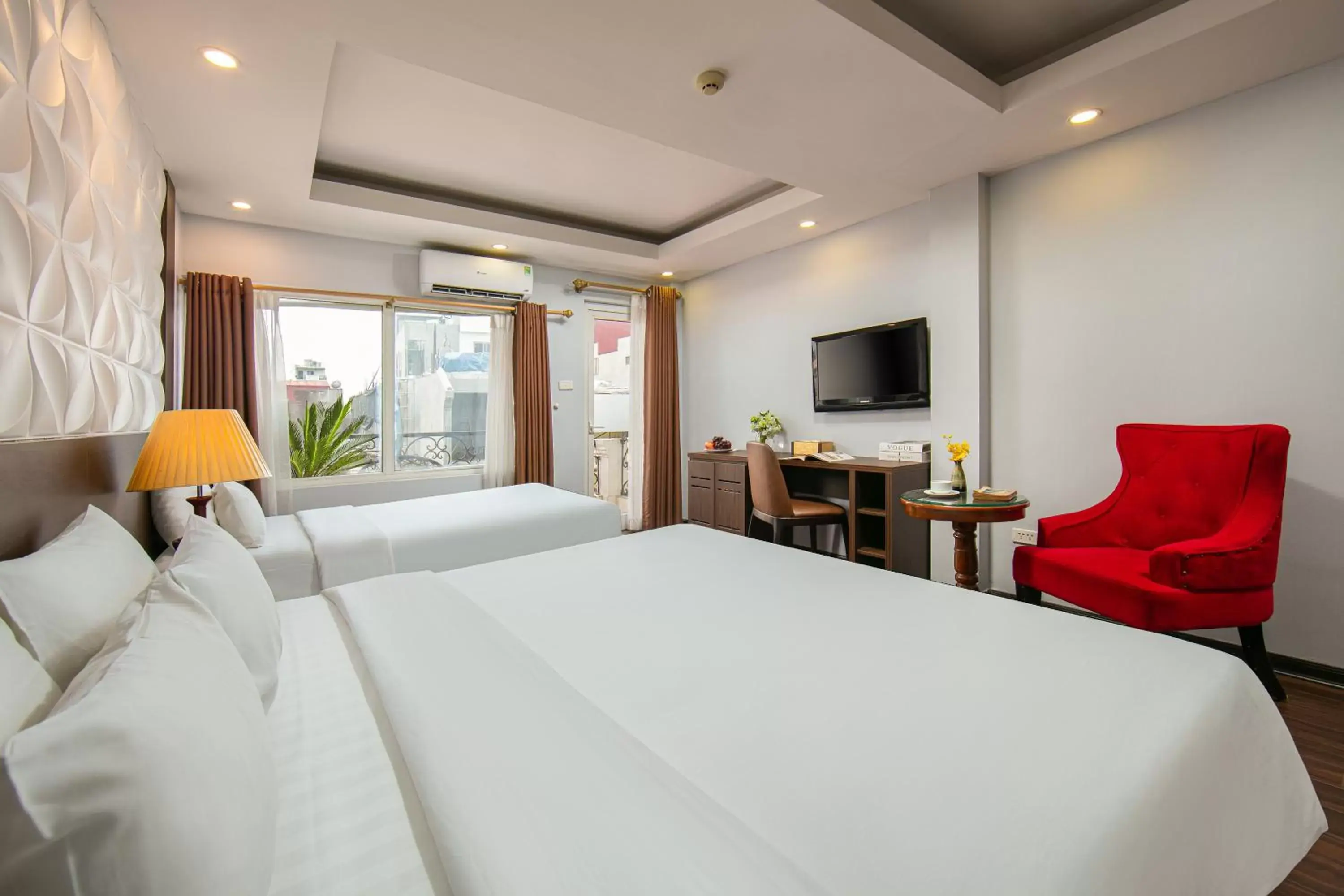 Bed in Hanoi Diamond King Hotel & Travel