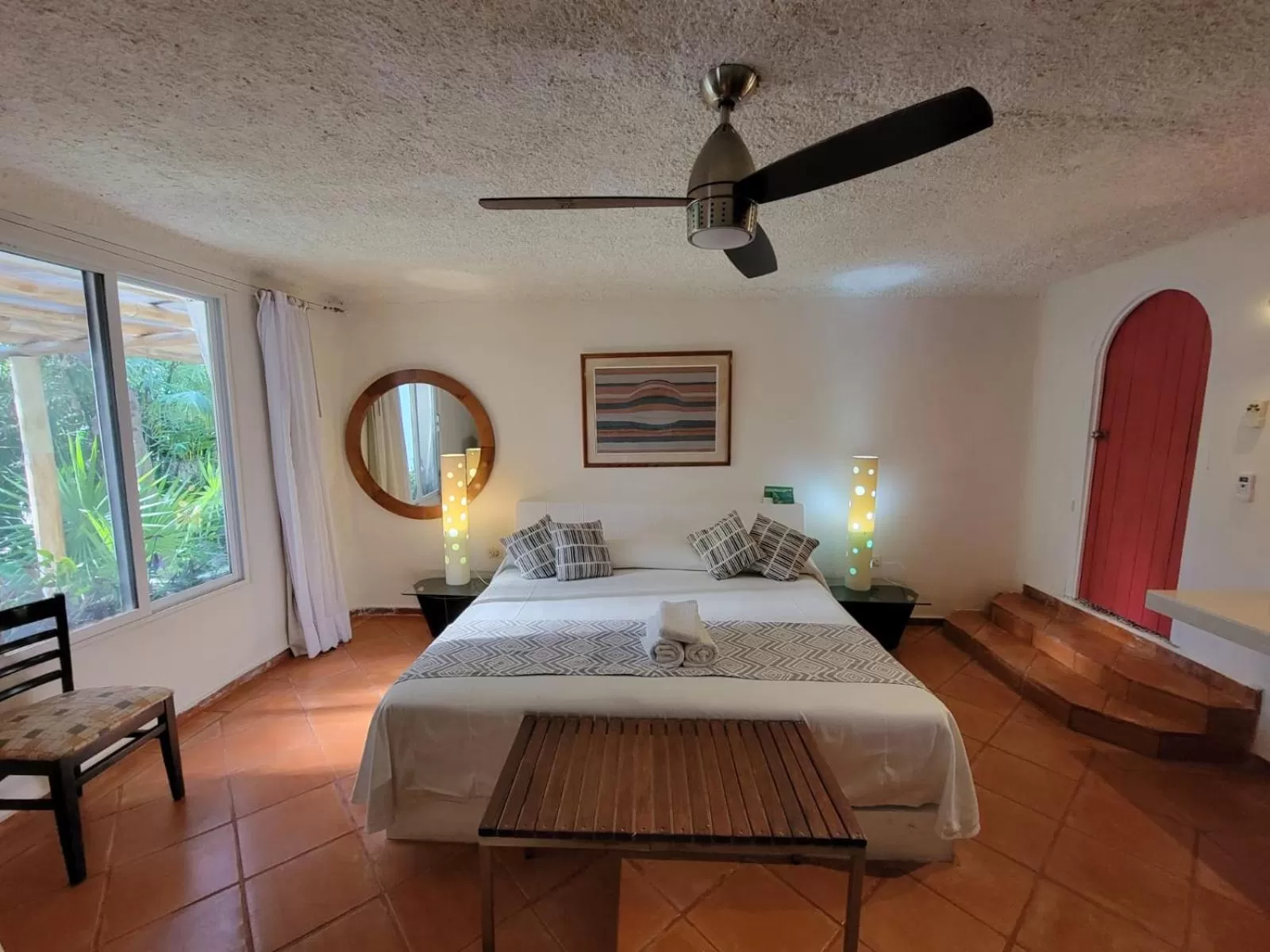 Photo of the whole room, Bed in Maria's Kan Kin