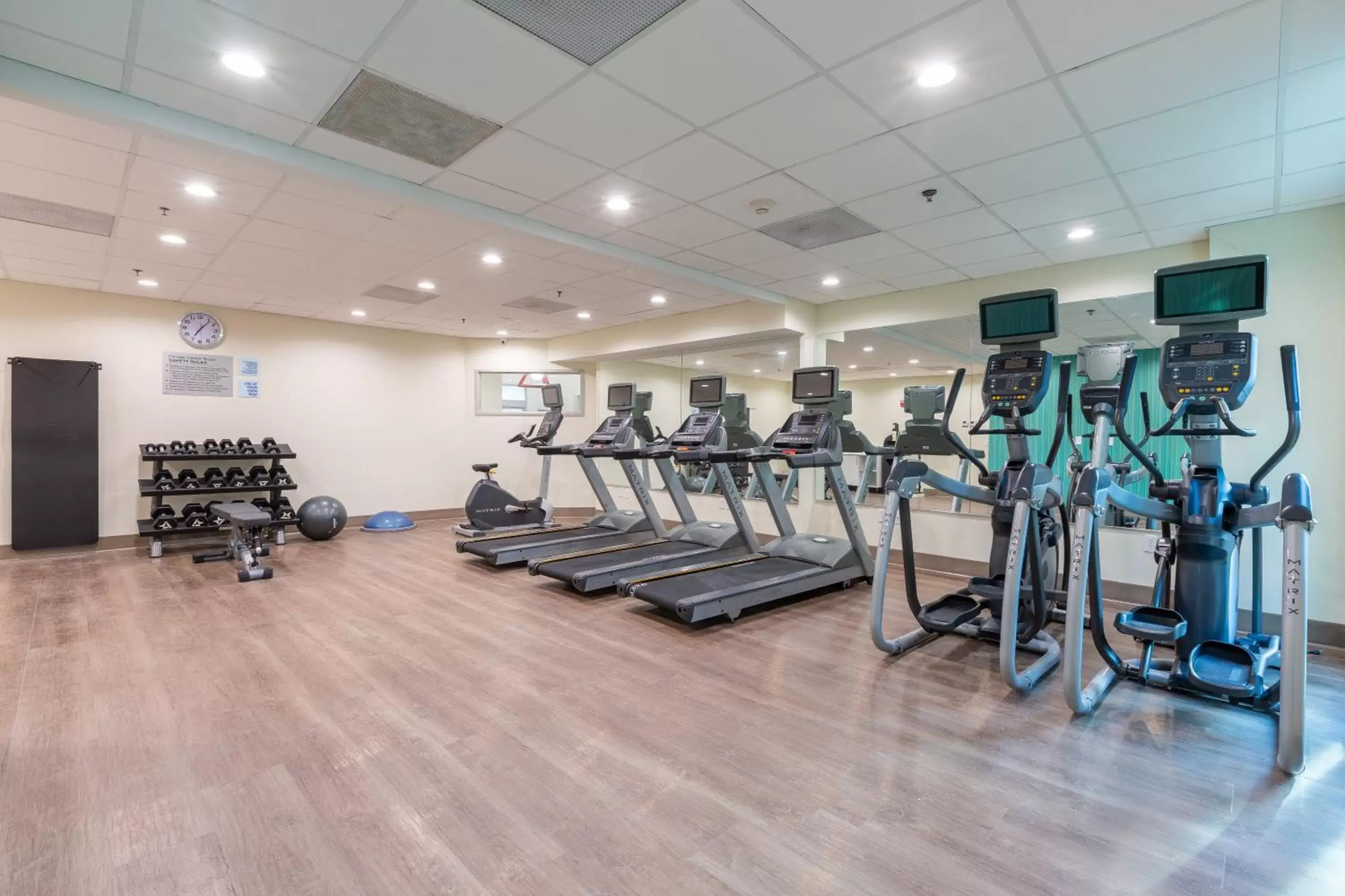 Fitness centre/facilities in Holiday Inn Express & Suites Arlington North – Stadium Area by IHG Fitness centre/facilities in Holiday Inn Express & Suites Arlington North – Stadium Area by IHG