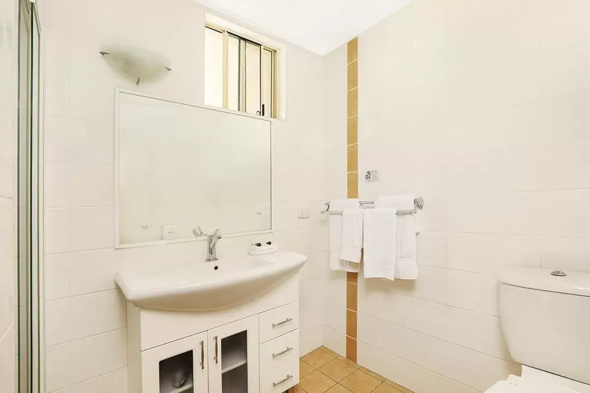 Bathroom in Caboolture Riverlakes Boutique Motel