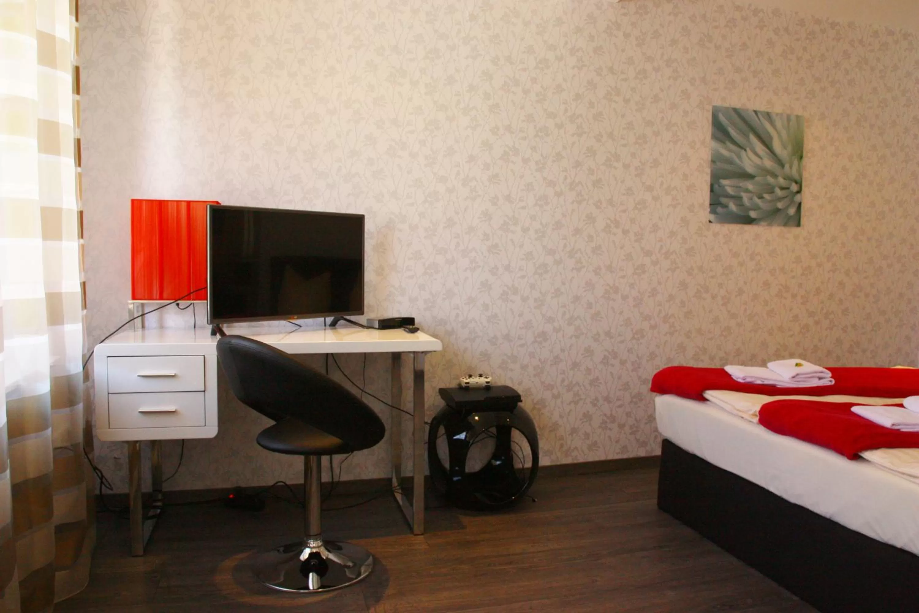 Photo of the whole room, Bed in Hotel am Schloss