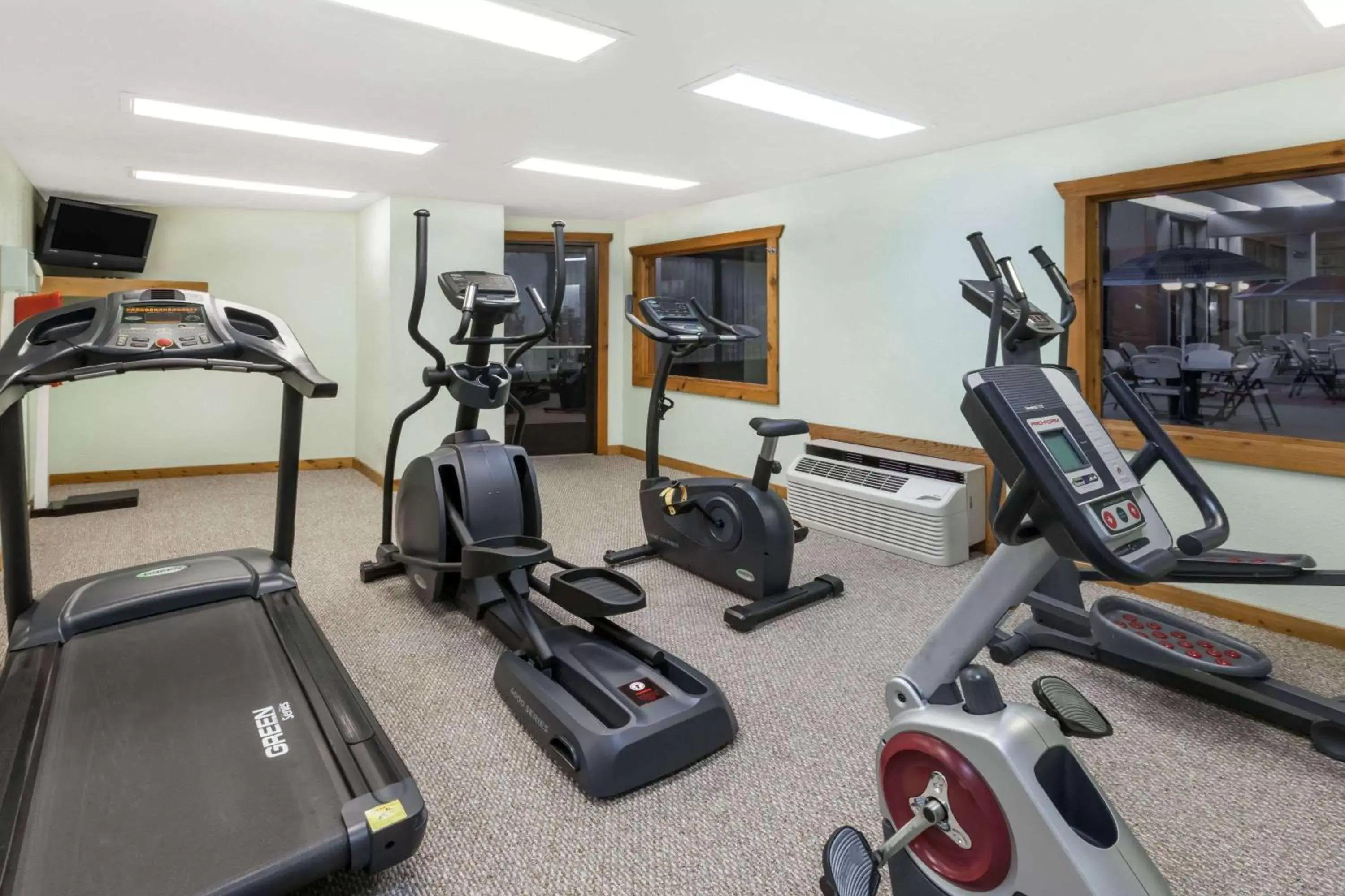 Fitness centre/facilities, Fitness Center/Facilities in Ramada by Wyndham Grayling Hotel & Conference Center