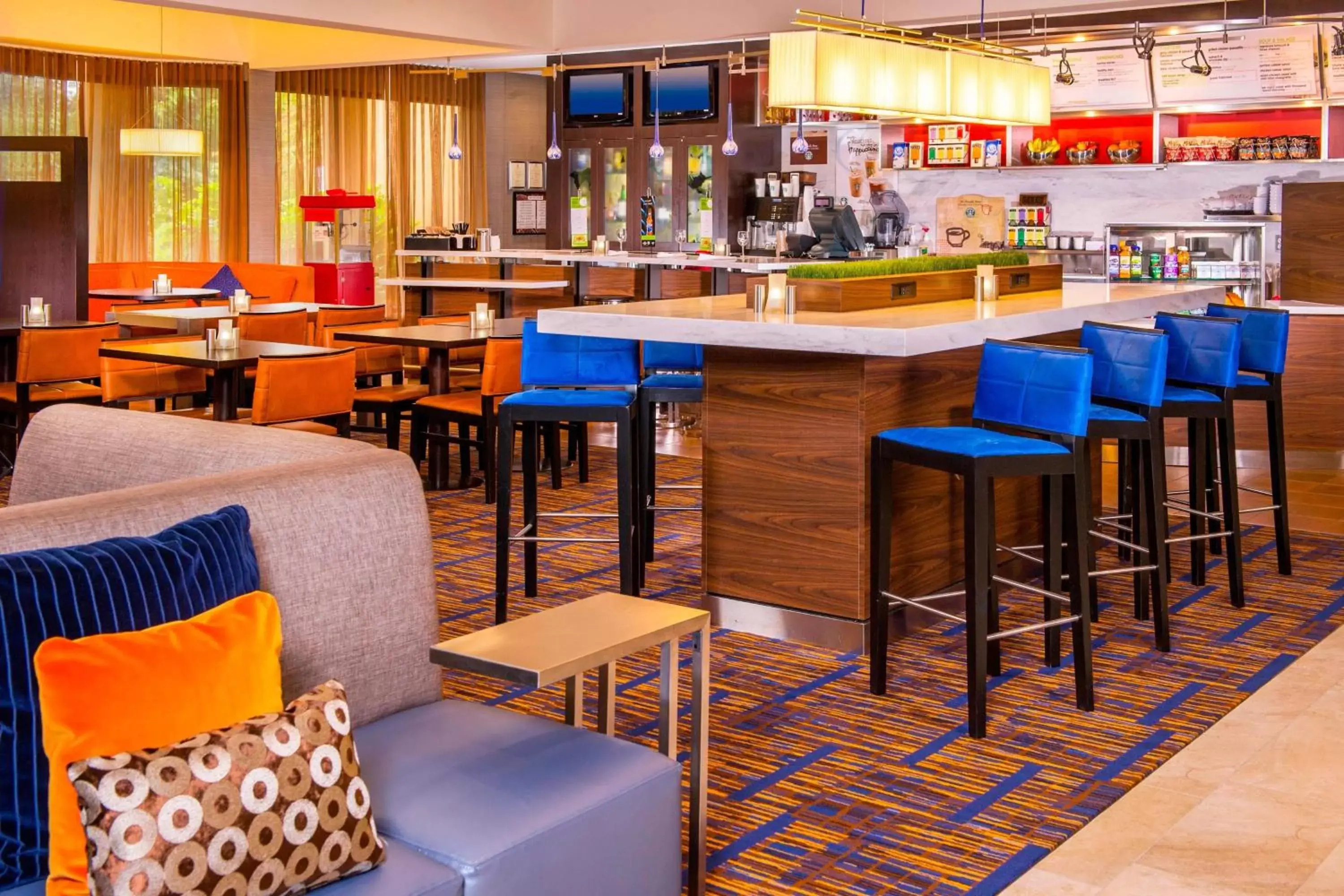 Restaurant/Places to Eat in Courtyard by Marriott Charlottesville