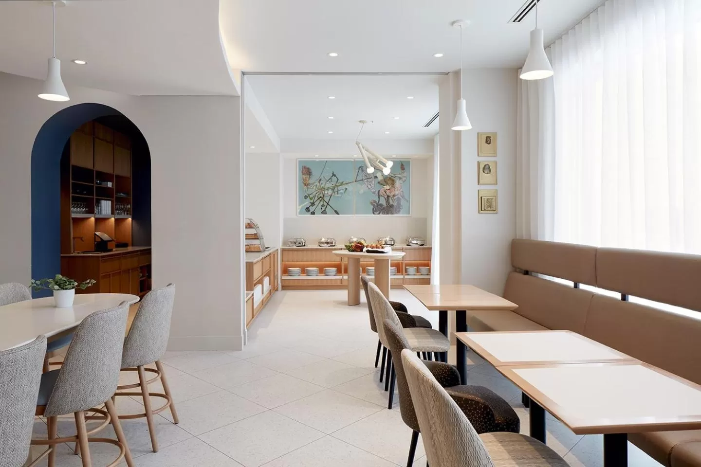 Restaurant/places to eat in Holiday Inn & Suites Montreal Airport by IHG