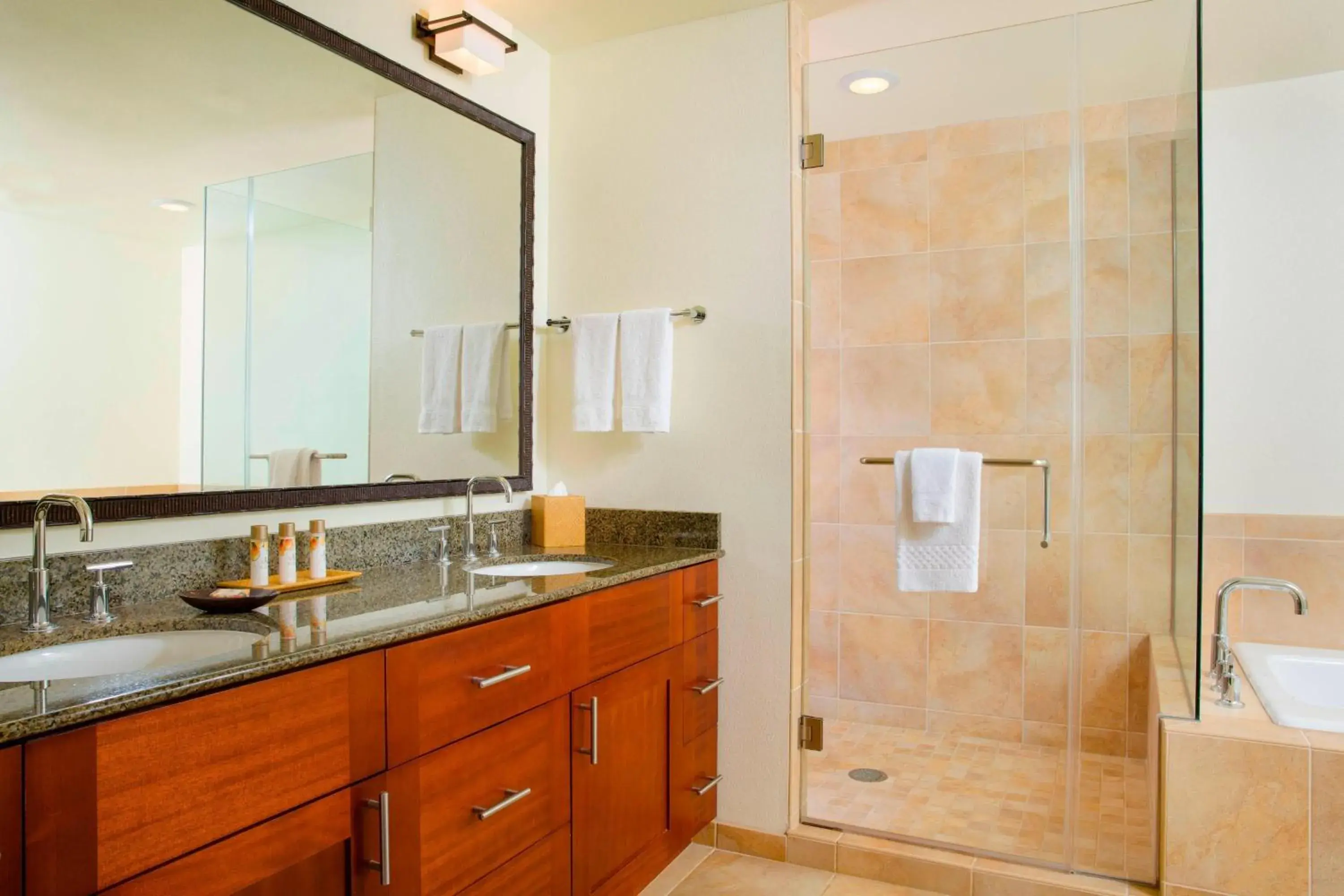 Bathroom in Marriott's Kauai Lagoons - Kalanipu'u