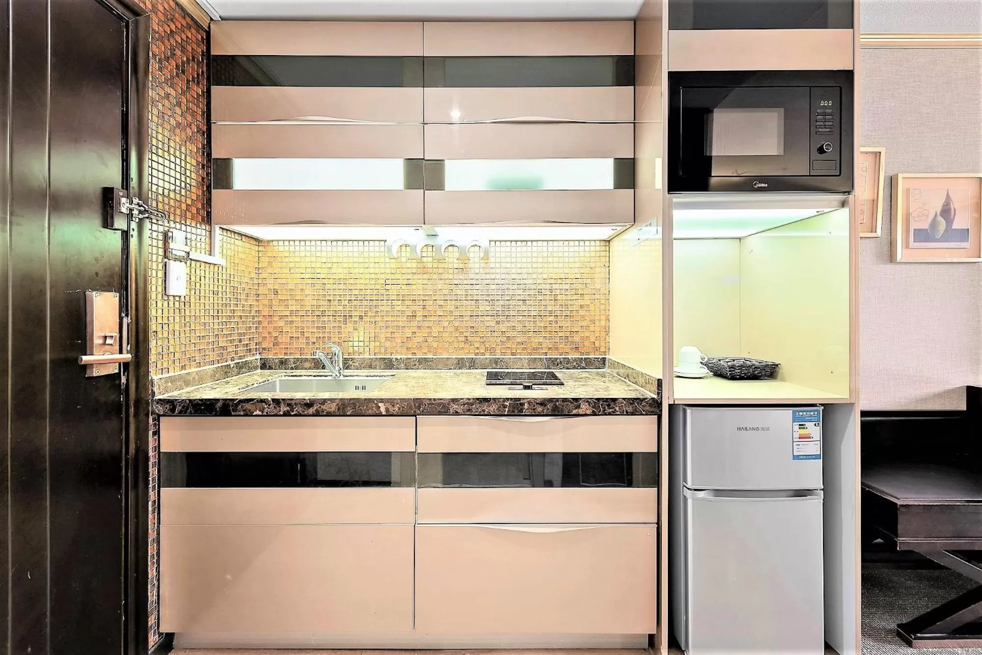 Kitchen or kitchenette in Eltham Gateway Hotel & Conference Centre