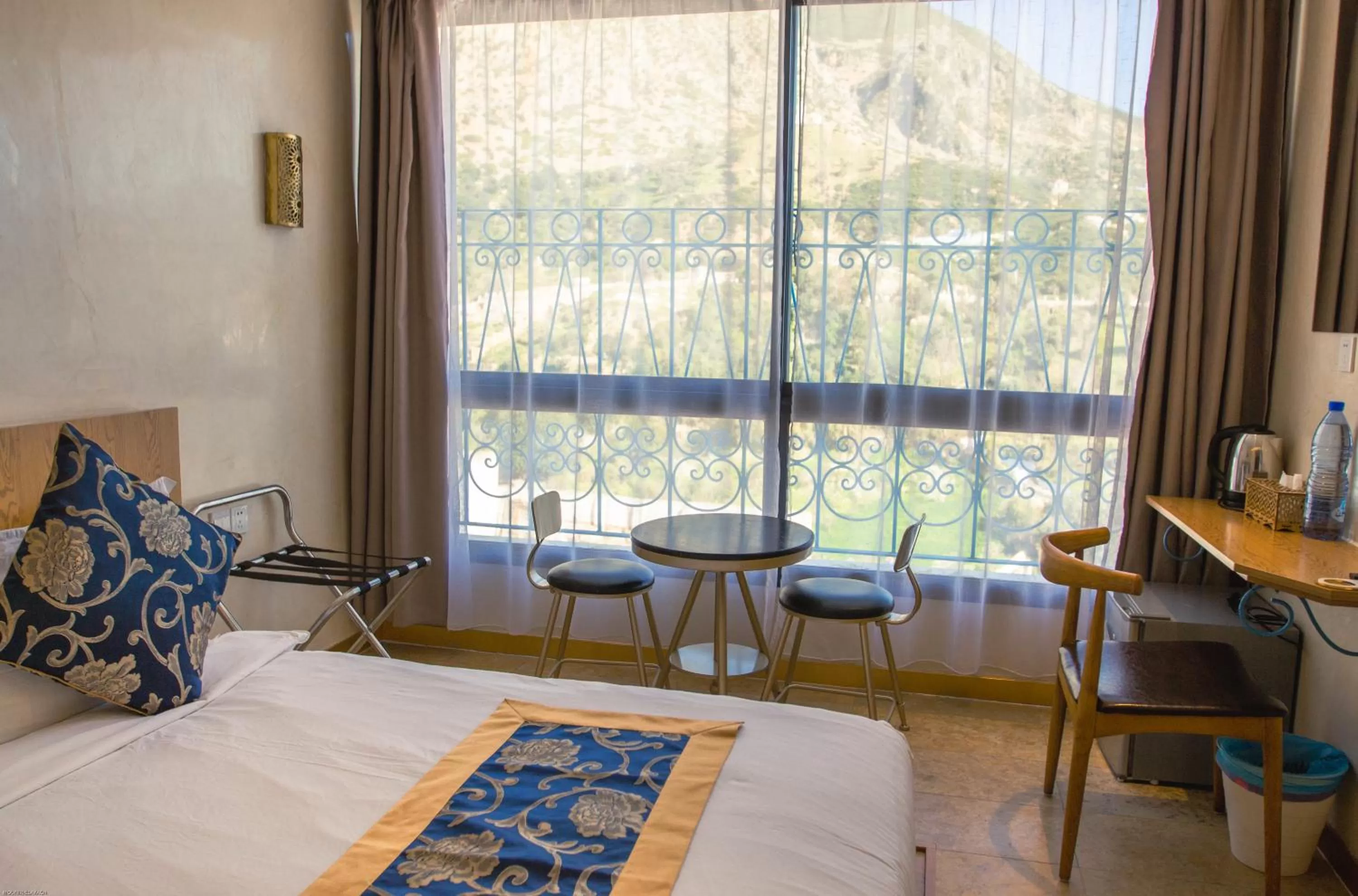 Property building, Bed in VANCII Hotel