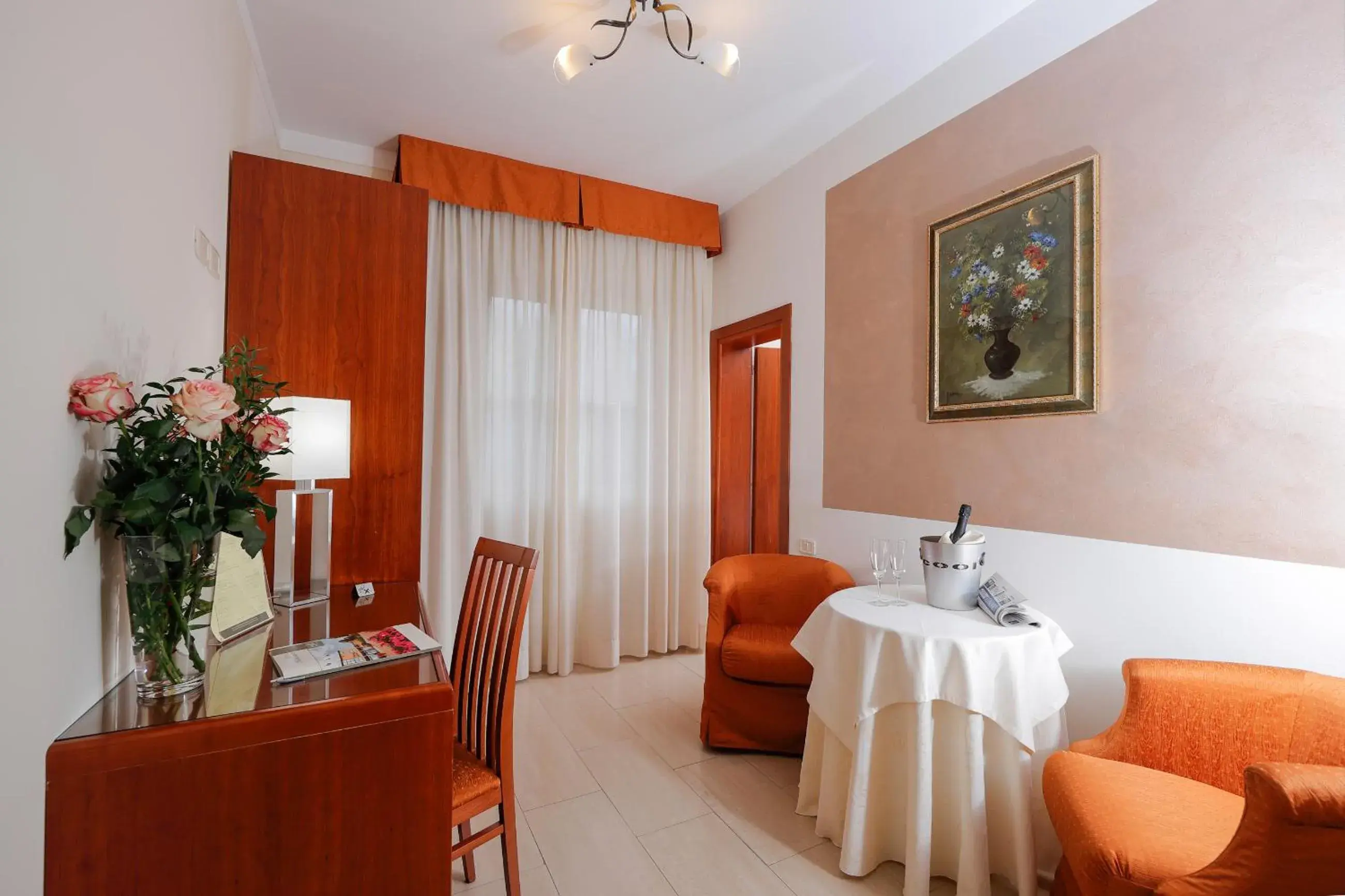 Living room, Seating Area in Hotel Michelangelo